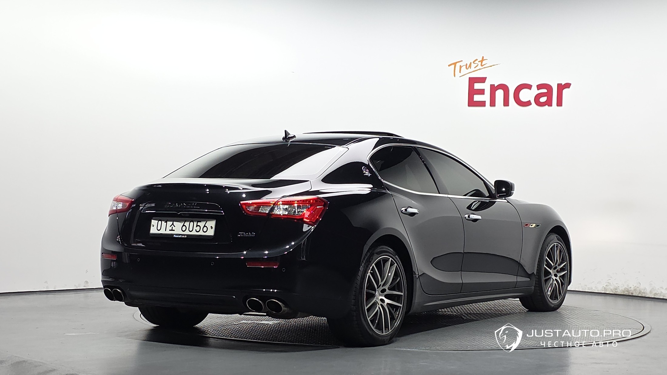 Автомобиль Maserati Ghibli
