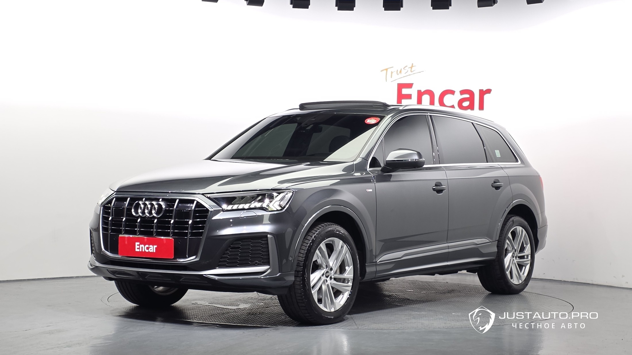 Автомобиль Audi Q7