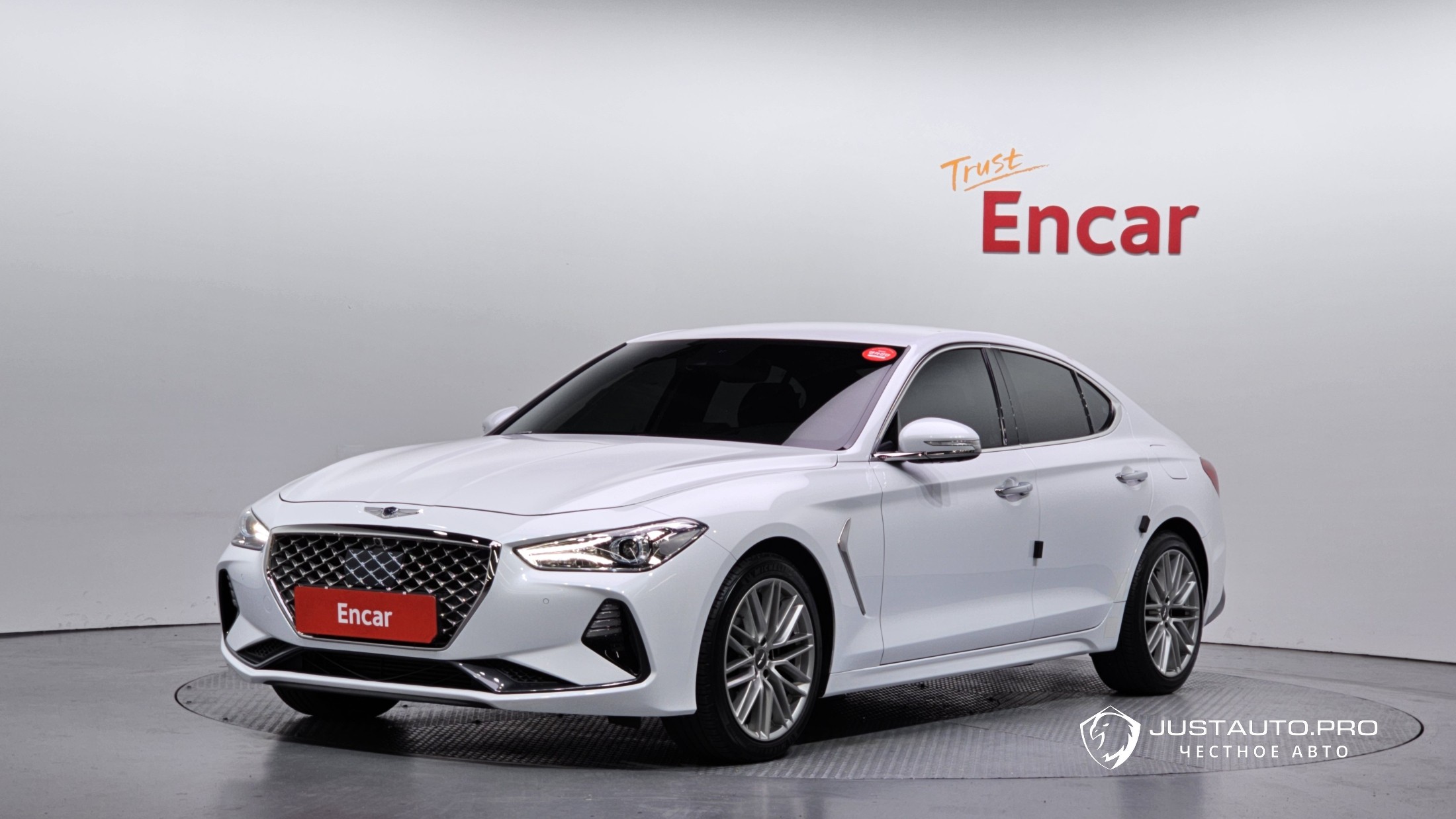Автомобиль Genesis G70