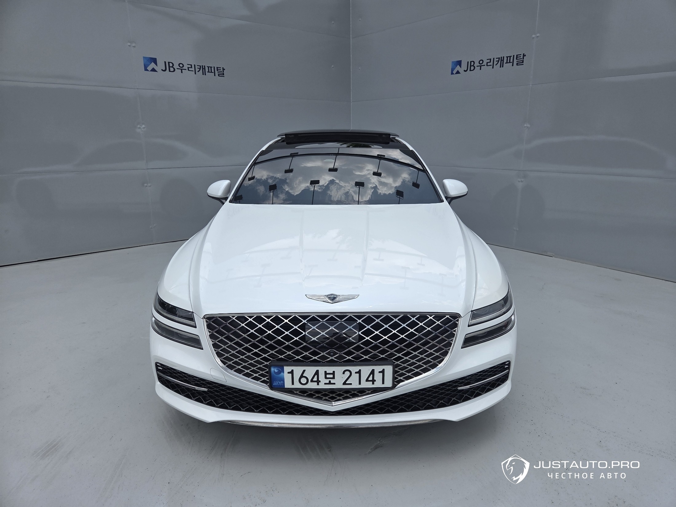 Автомобиль Genesis G80