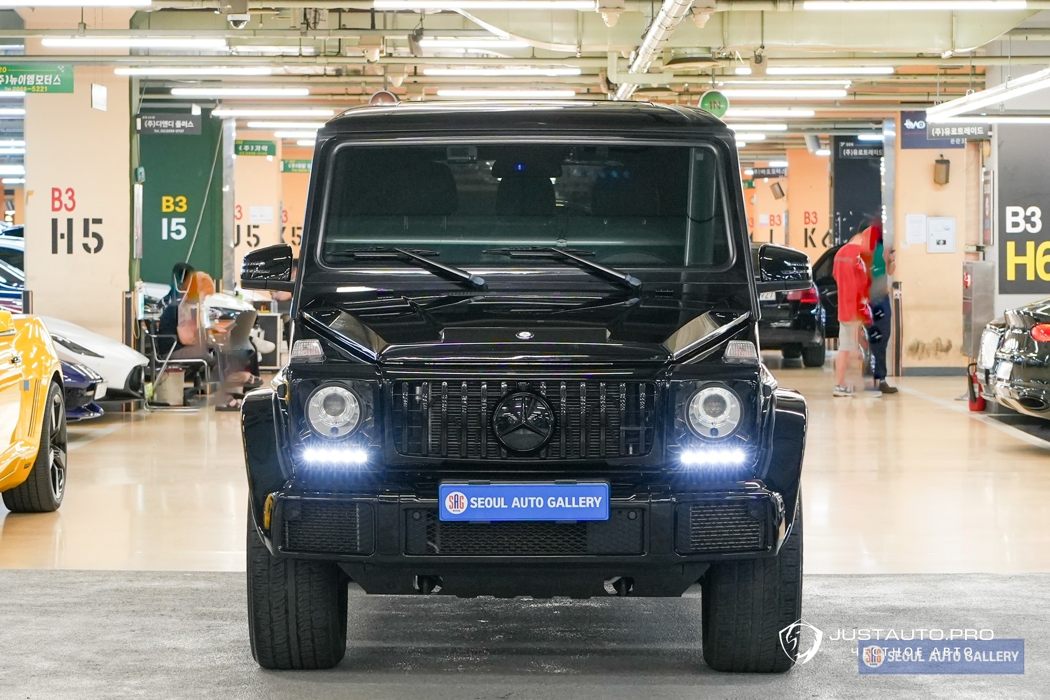 Автомобиль Mercedes-Benz G-Class