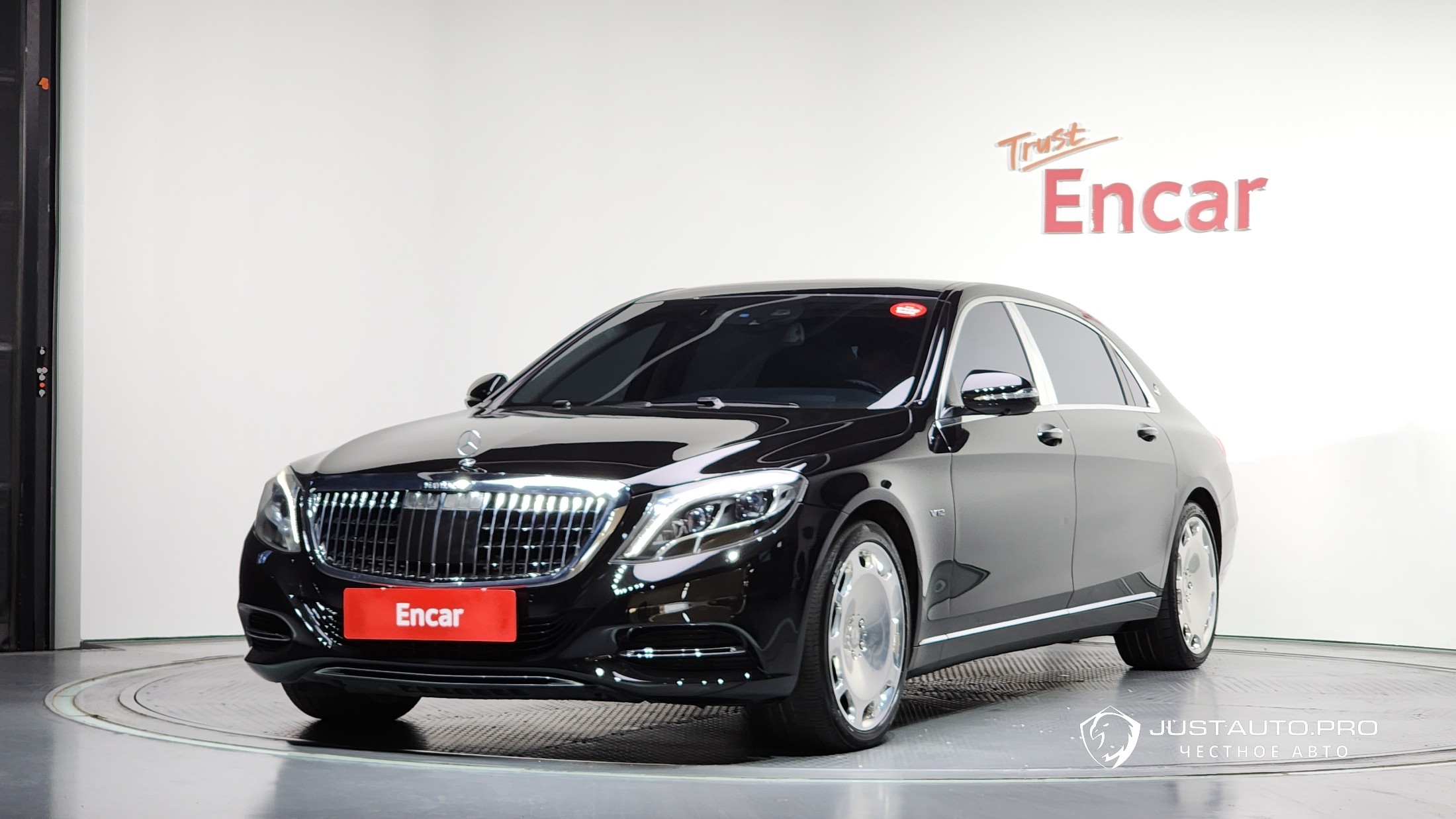 Автомобиль Mercedes-Benz S-Class