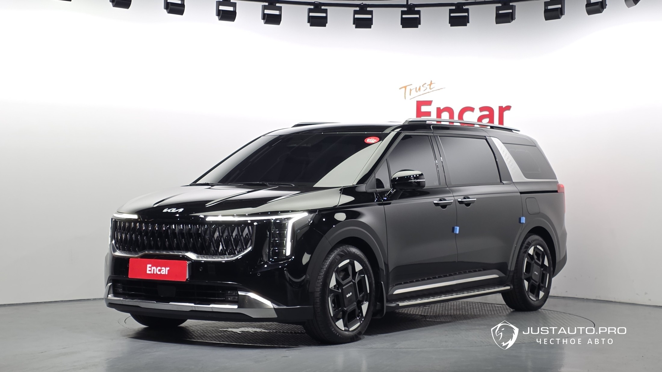 Автомобиль Kia Canival