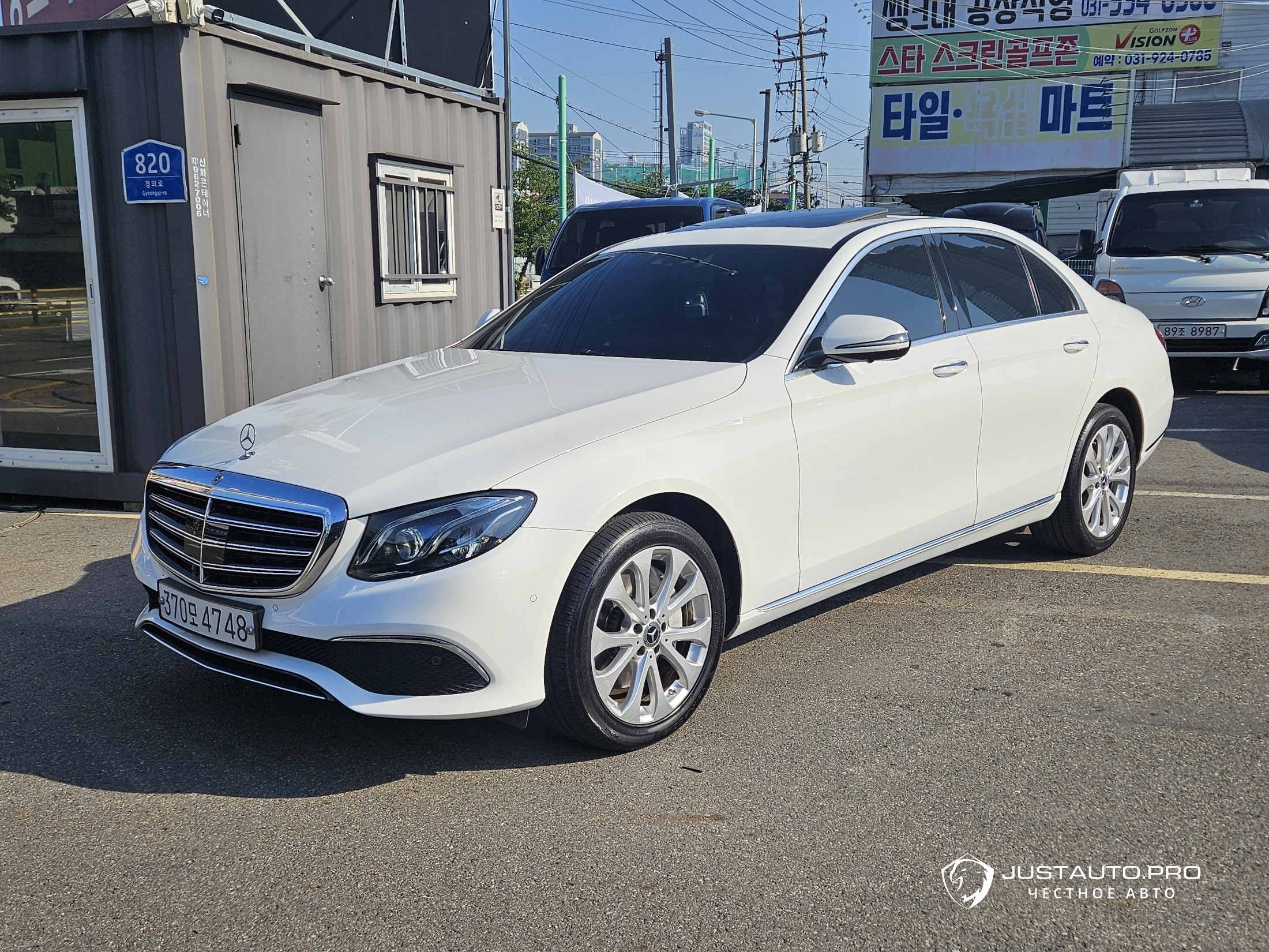 Автомобиль Mercedes-Benz E-Class