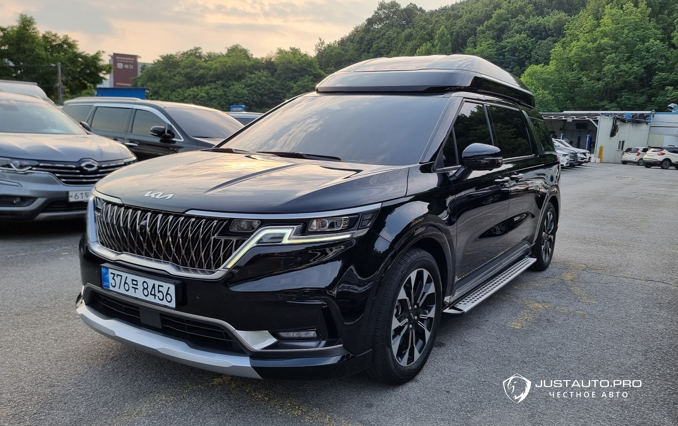 Автомобиль Kia Canival