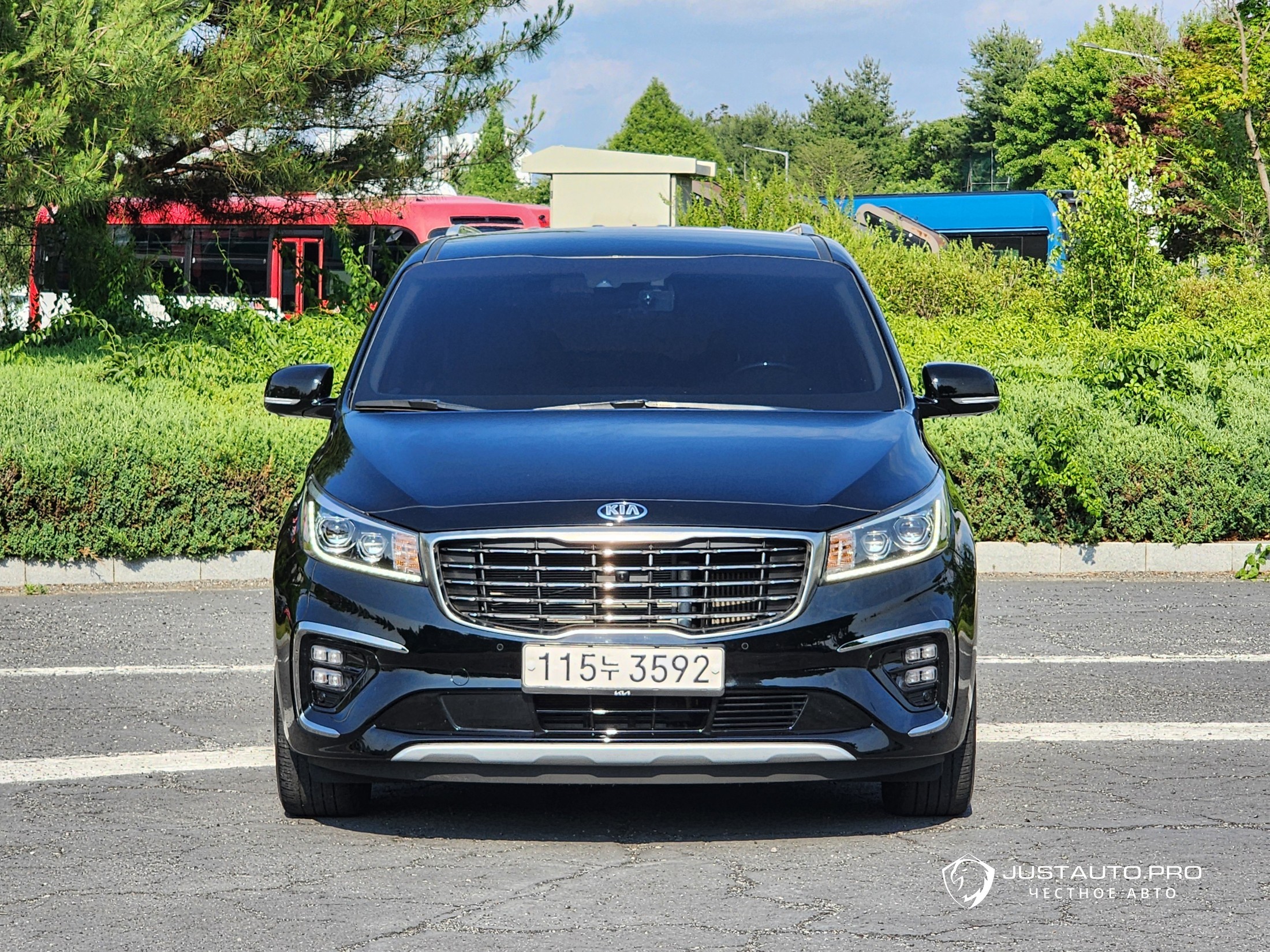 Автомобиль Kia Canival