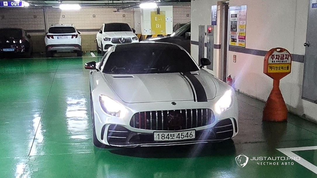 Автомобиль Mercedes-Benz AMG GT