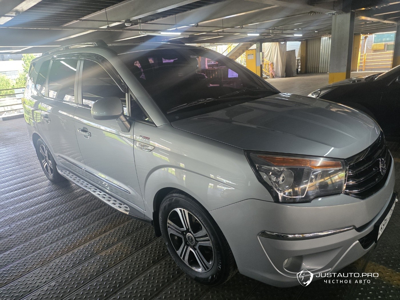 Автомобиль KG_Mobility_Ssangyong KORANDO