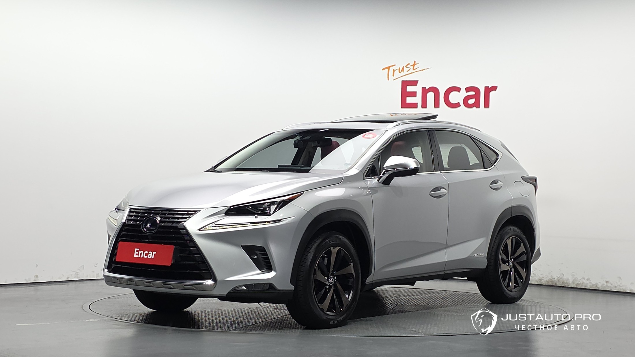 Автомобиль Lexus NX