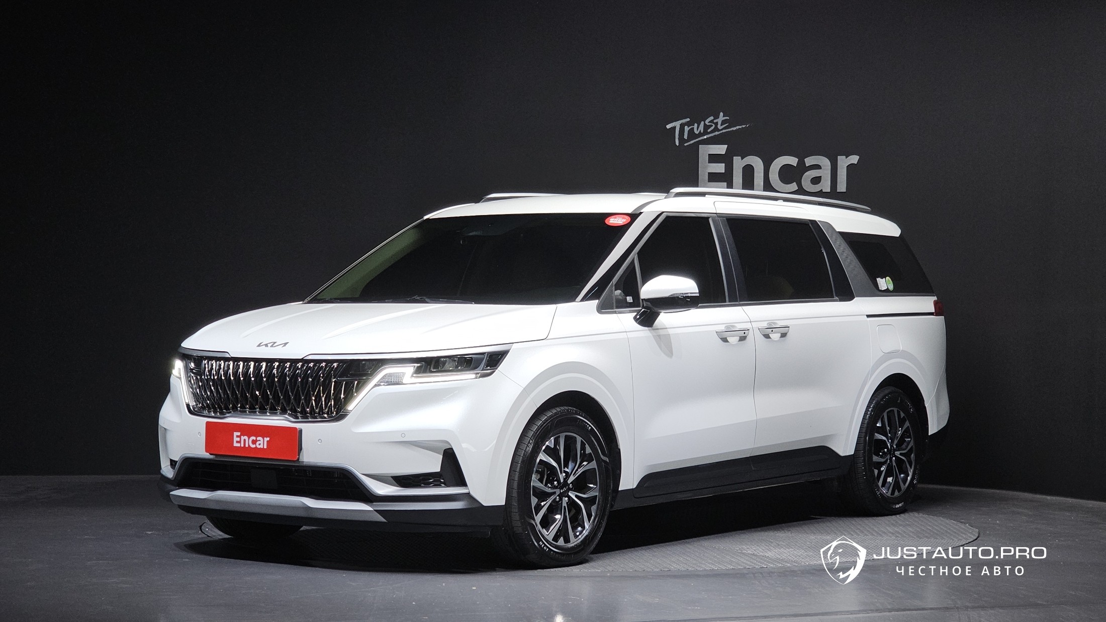 Автомобиль Kia Canival