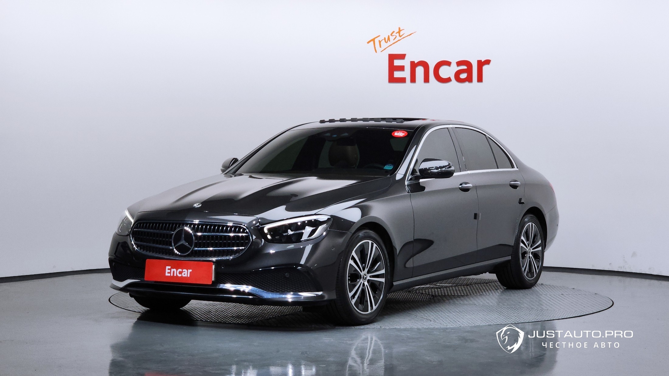 Автомобиль Mercedes-Benz E-Class