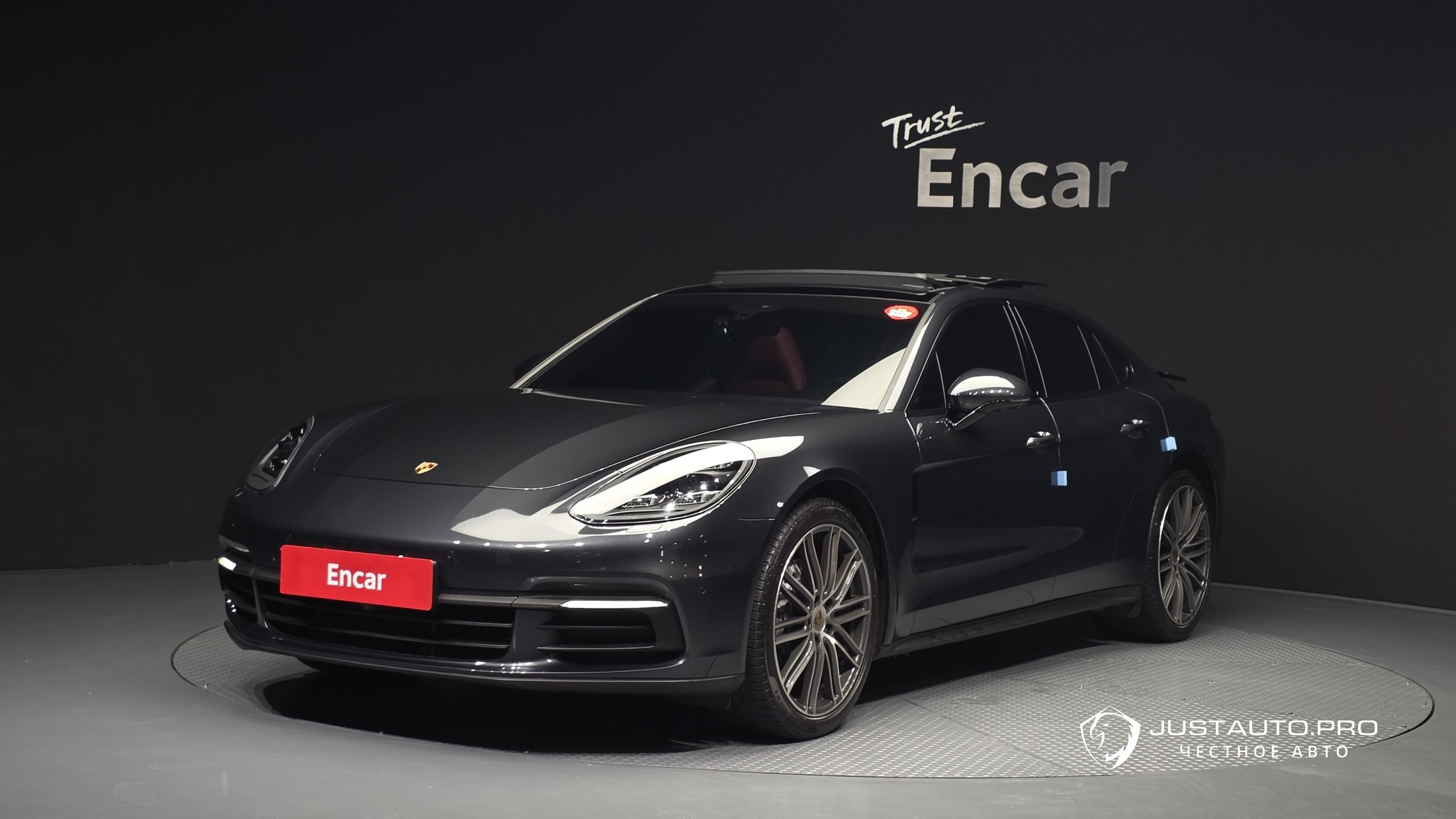 Автомобиль Porsche Panamera