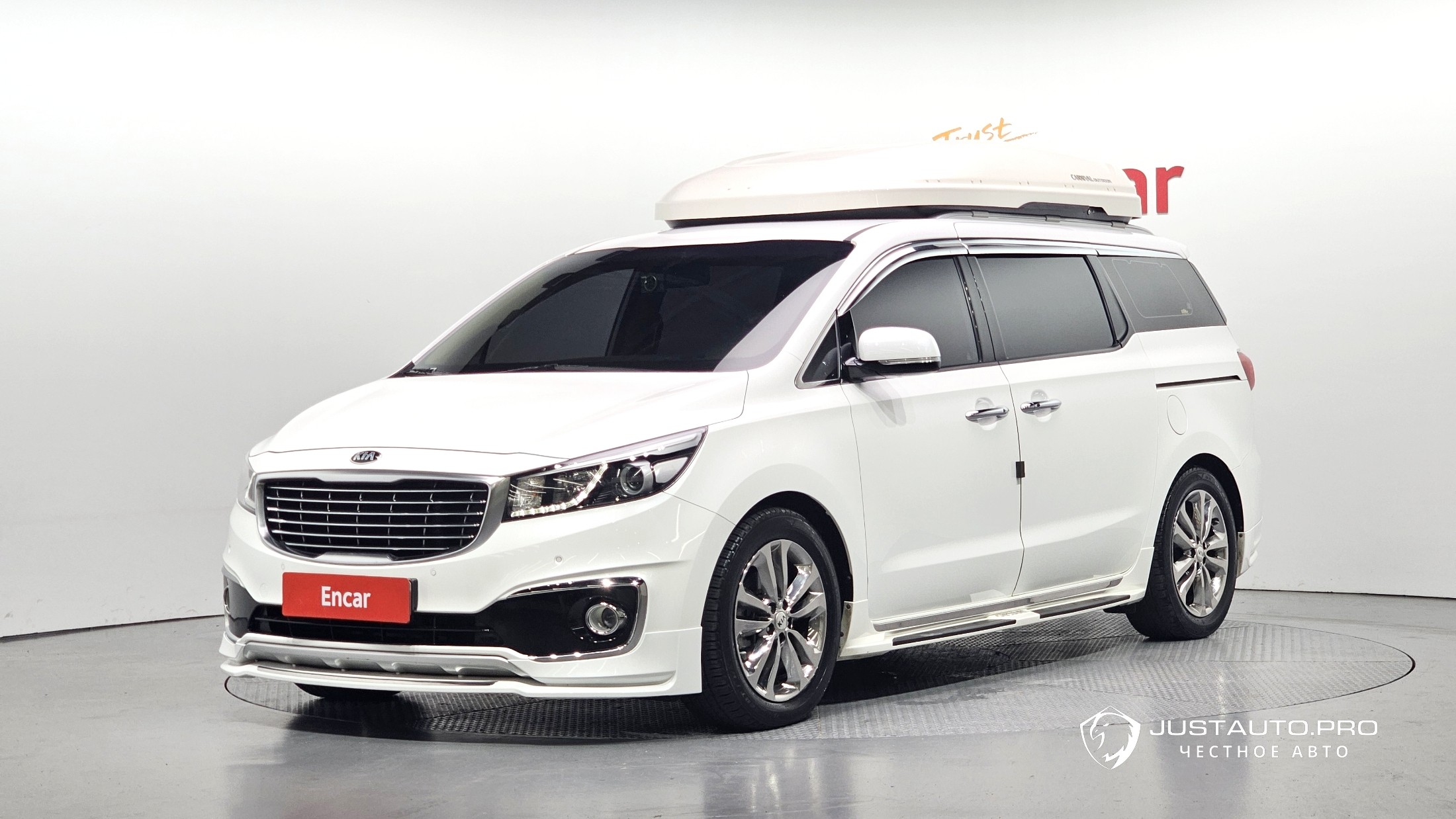 Автомобиль Kia Canival