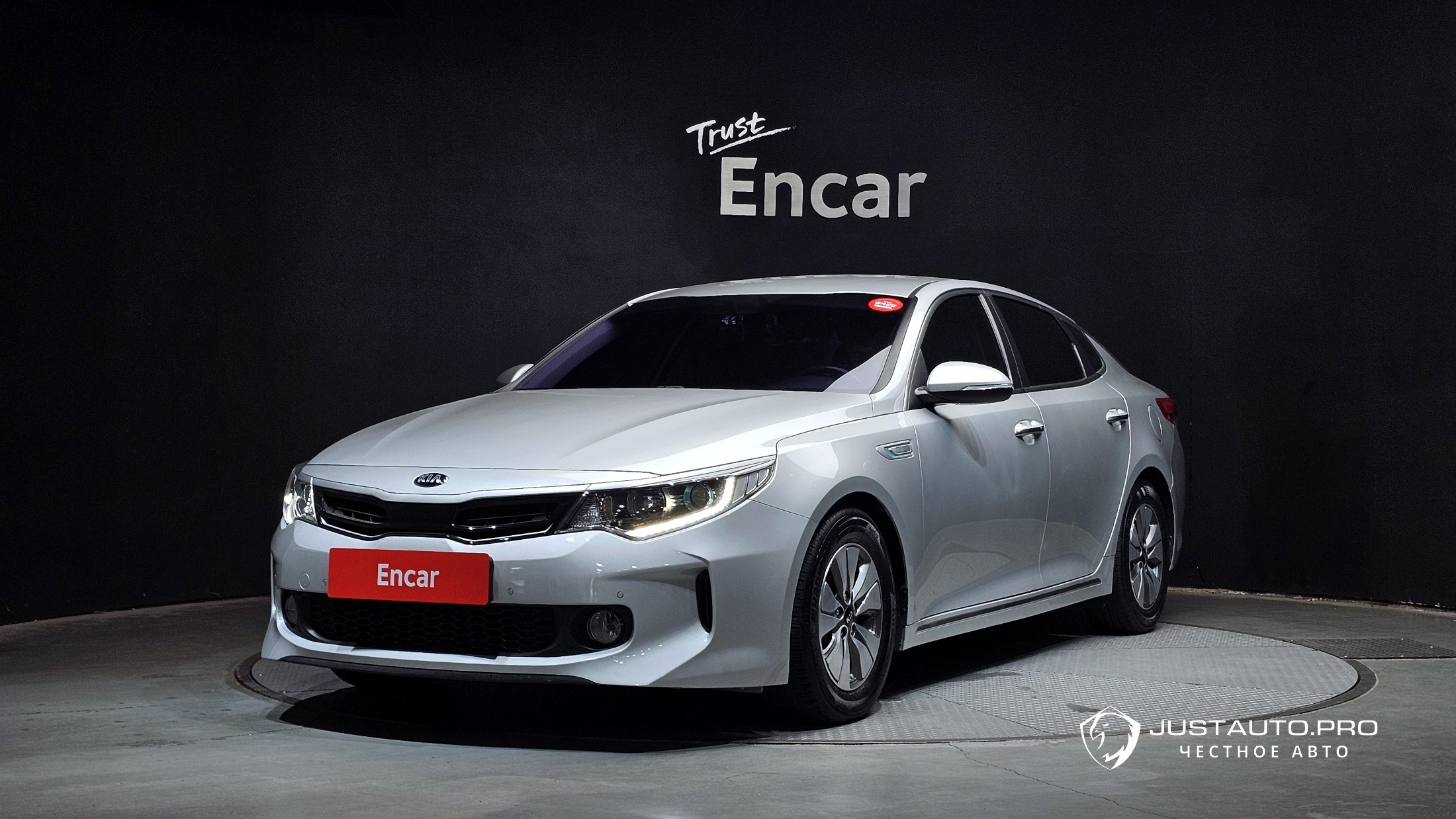 Автомобиль Kia K5