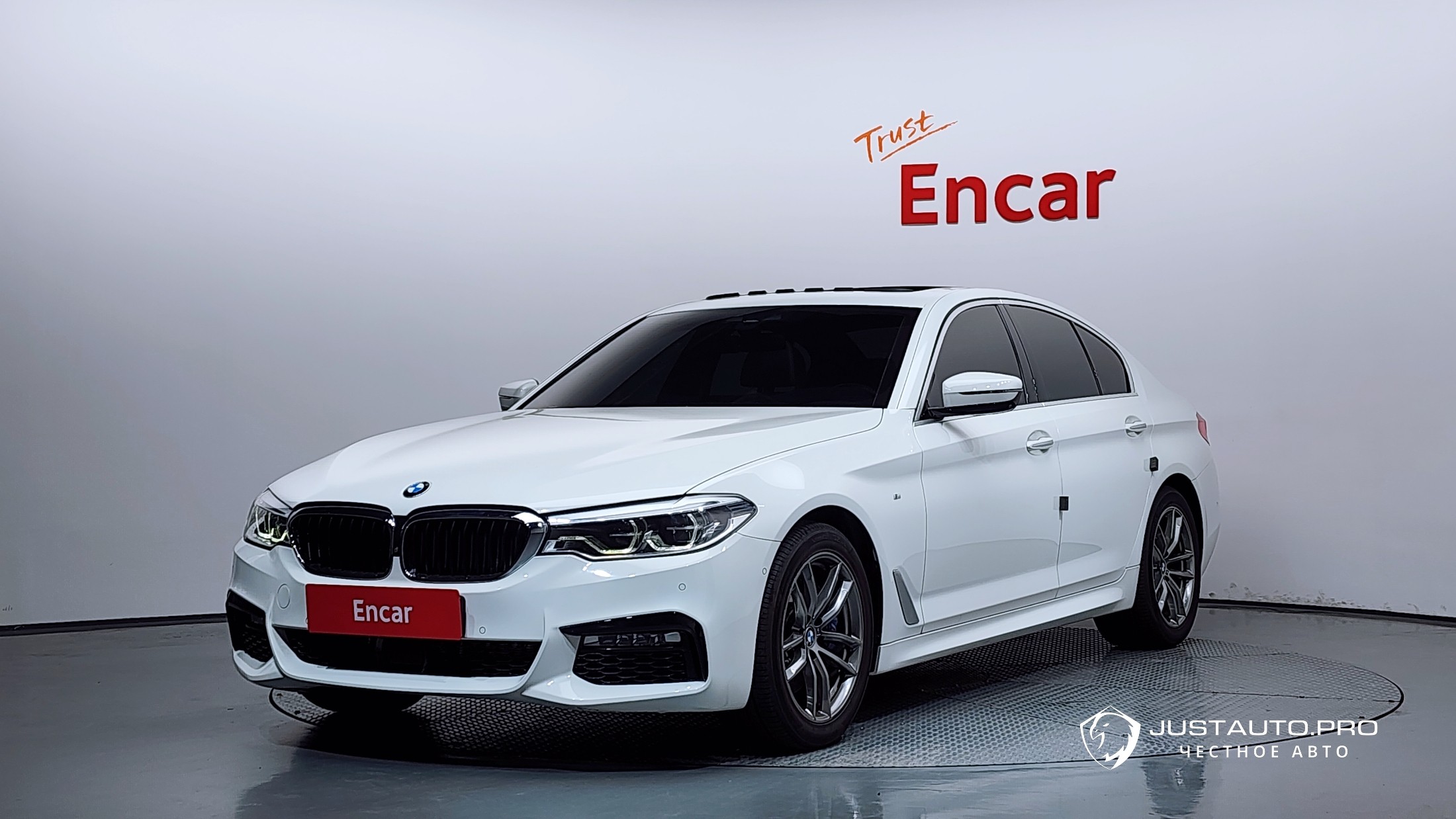 Автомобиль BMW 5-Series