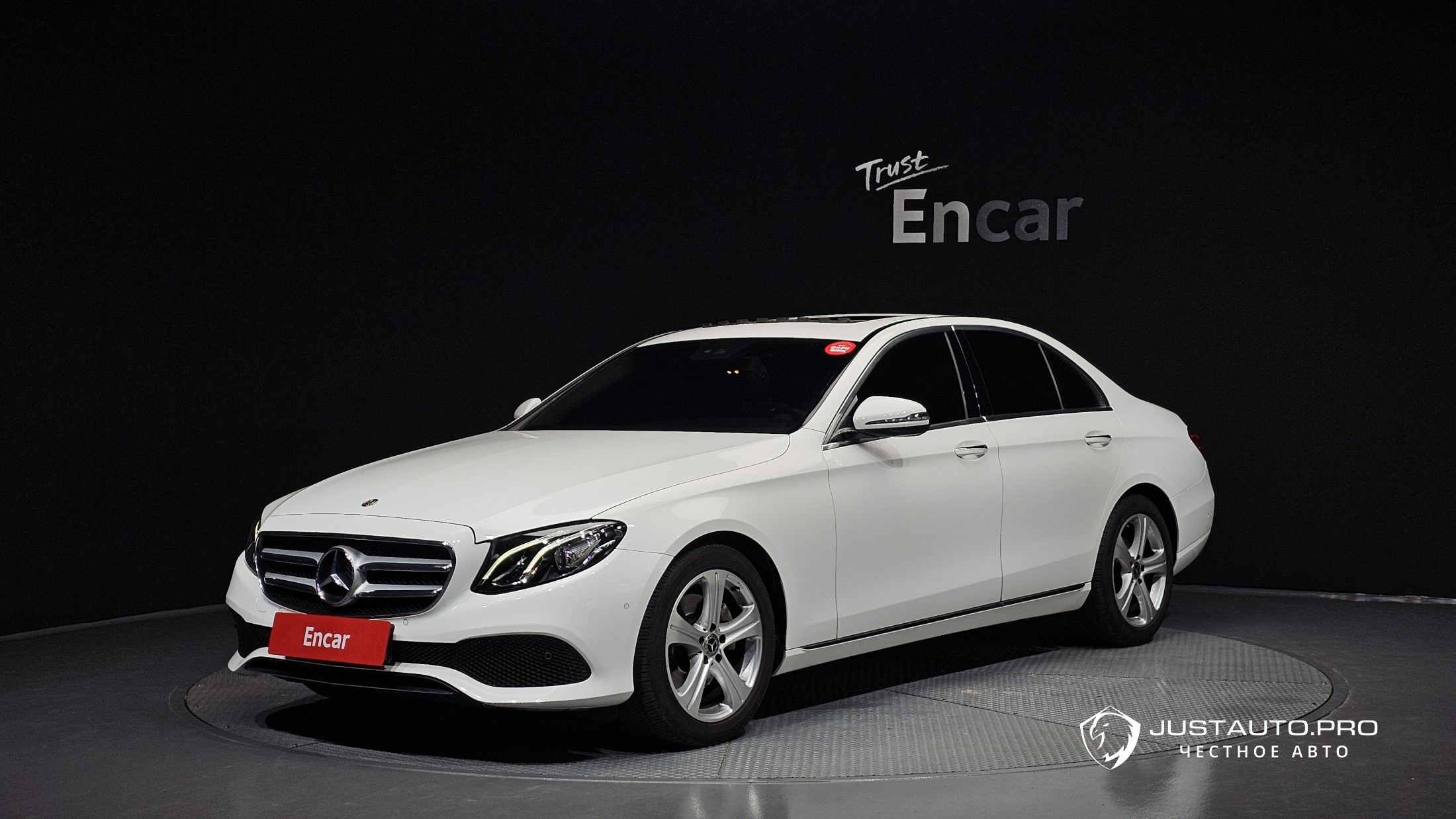 Автомобиль Mercedes-Benz E-Class