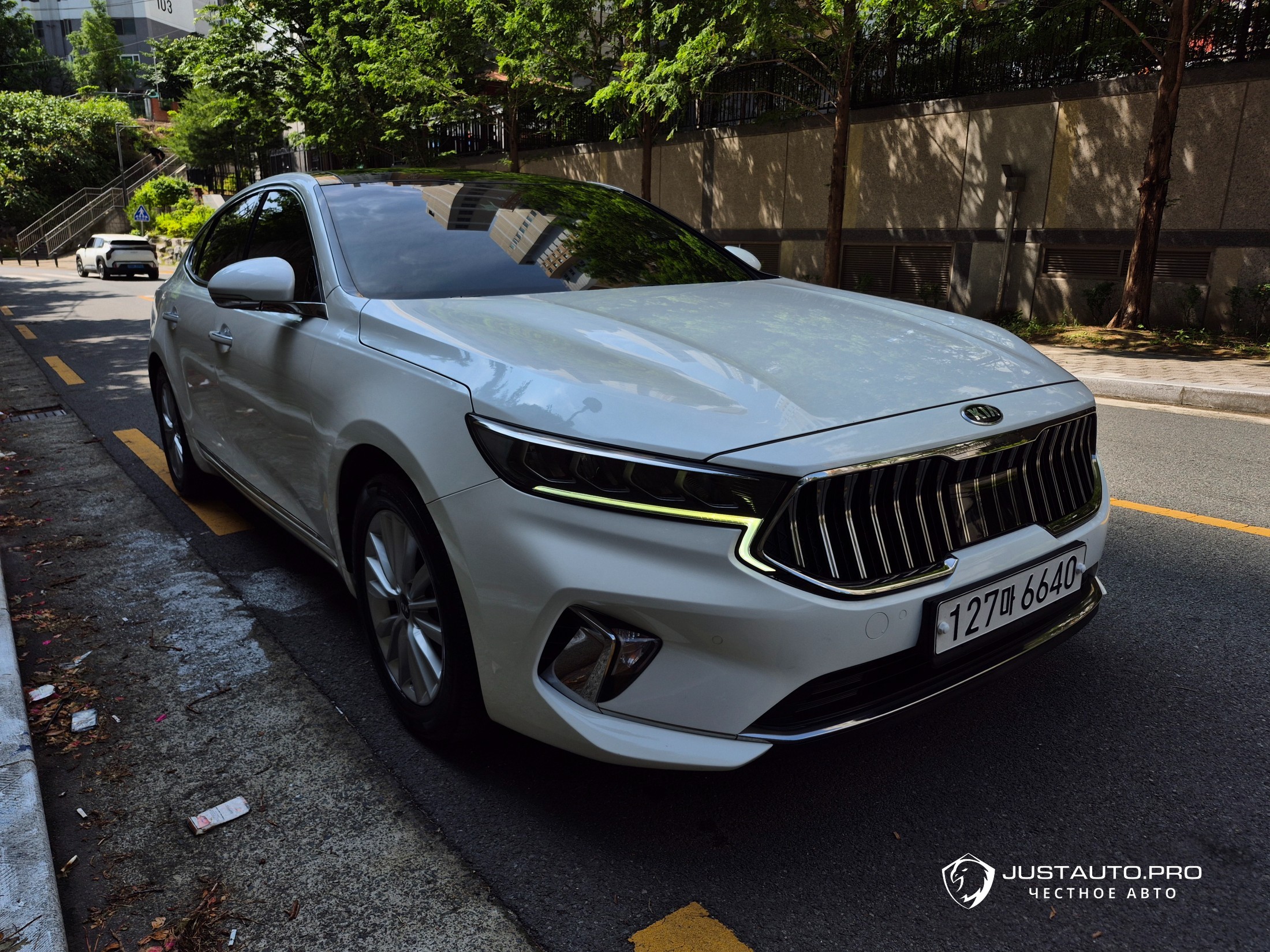 Автомобиль Kia K7