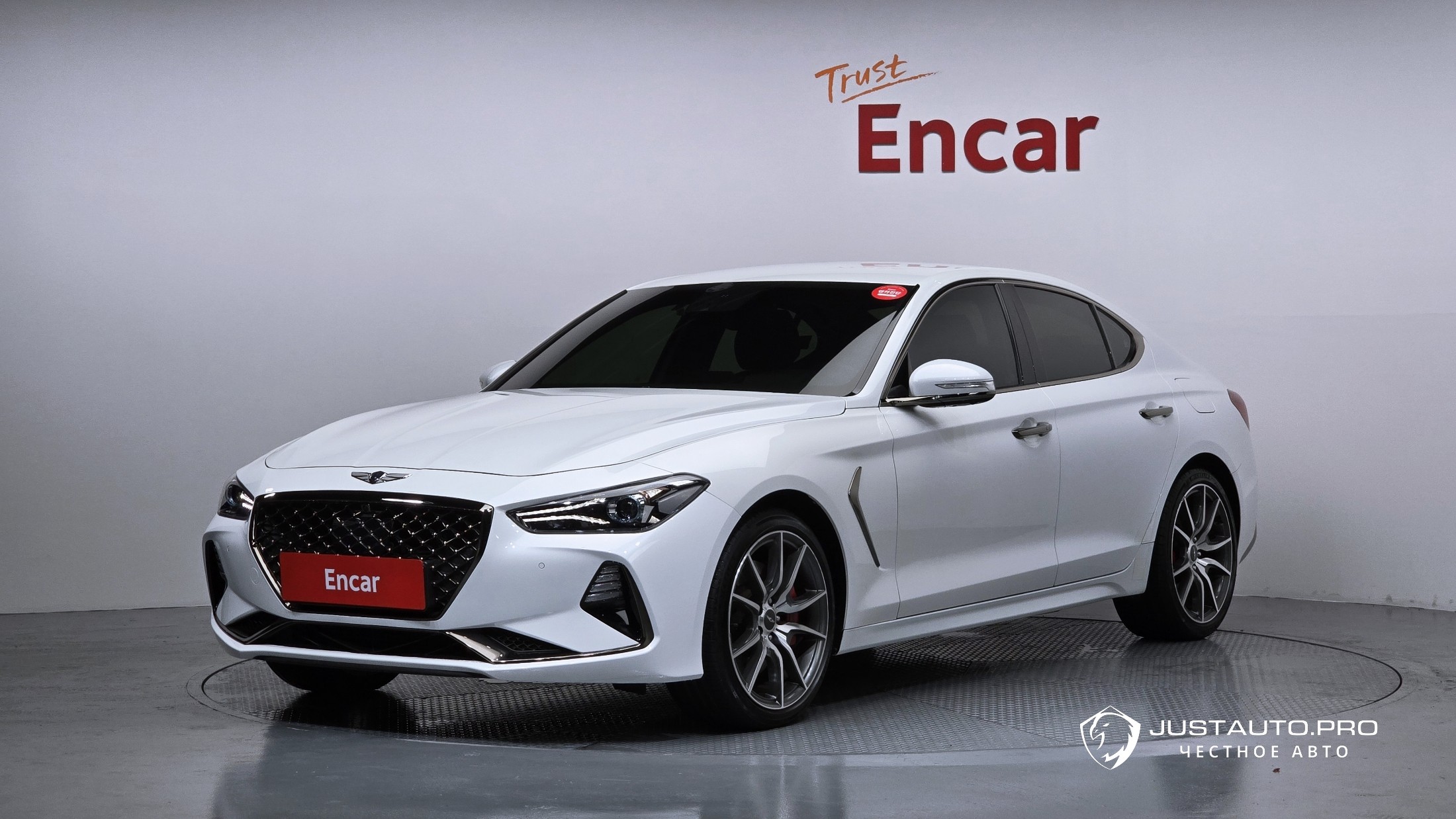 Автомобиль Genesis G70