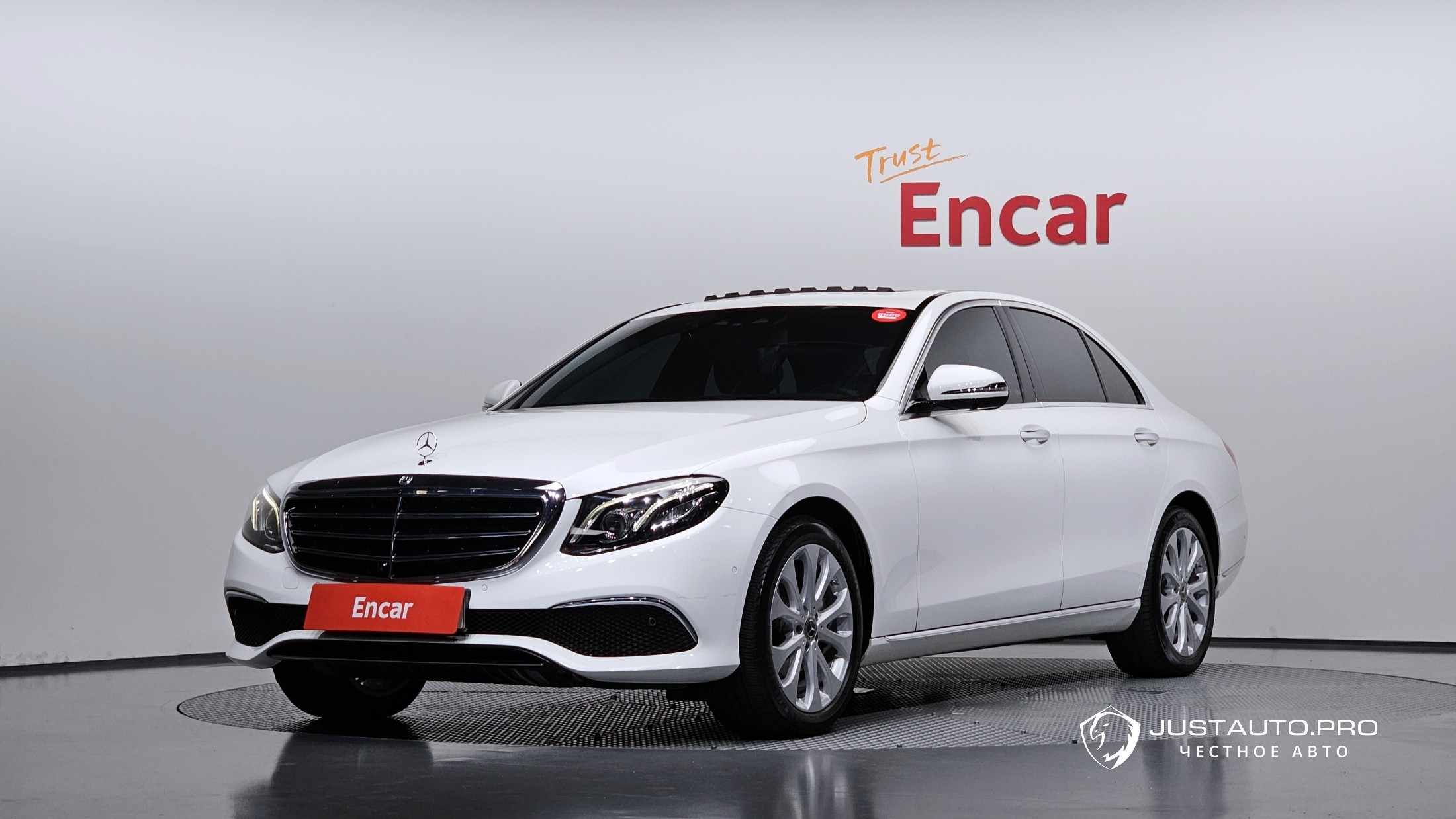 Автомобиль Mercedes-Benz E-Class