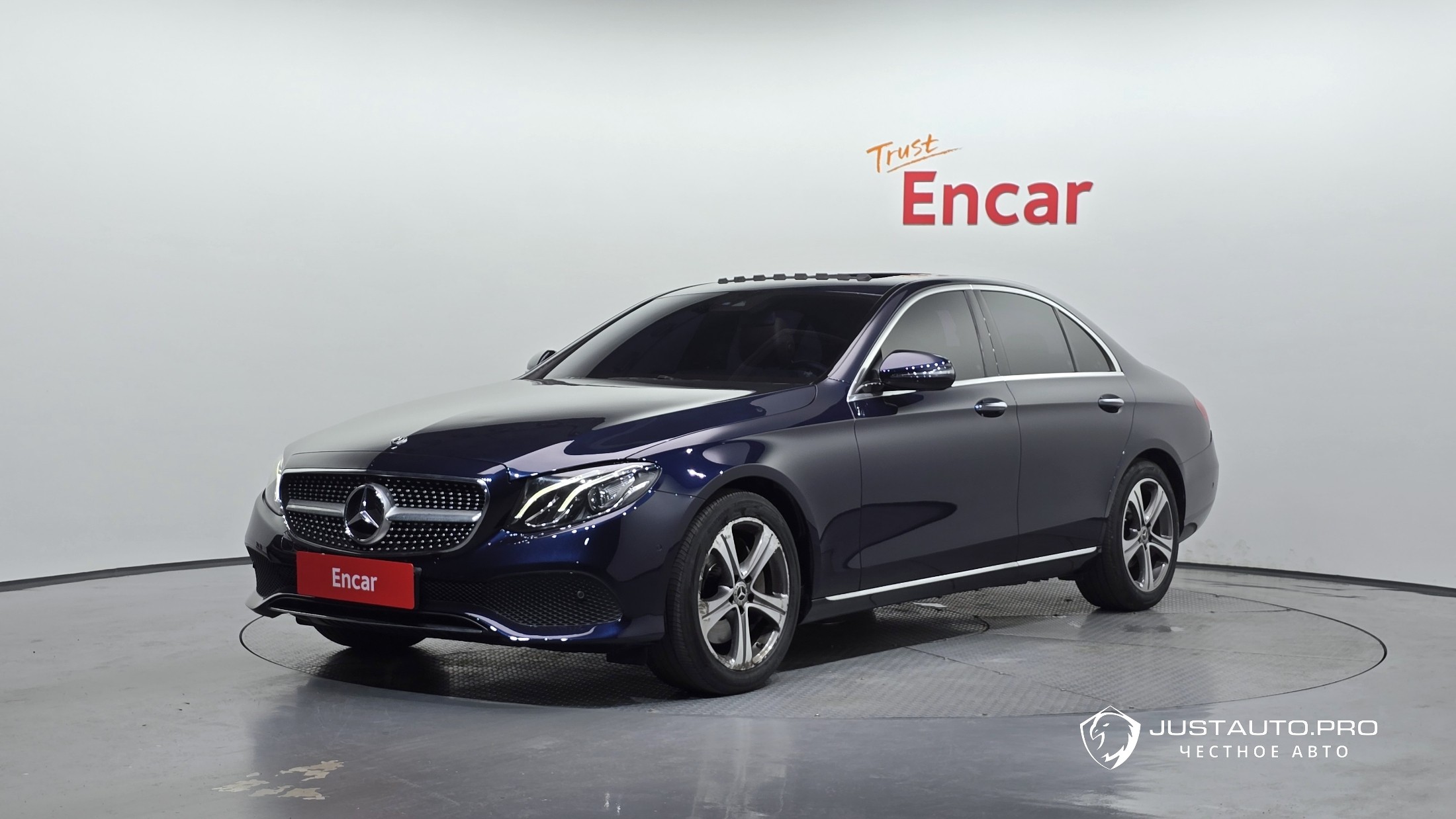 Автомобиль Mercedes-Benz E-Class
