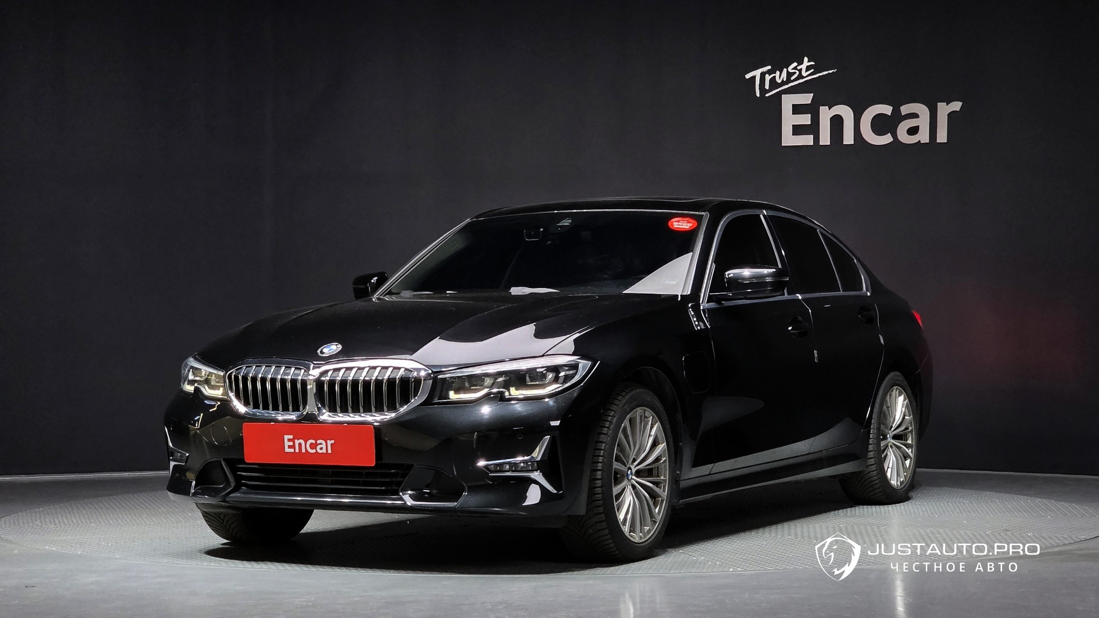 Автомобиль BMW 3-Series