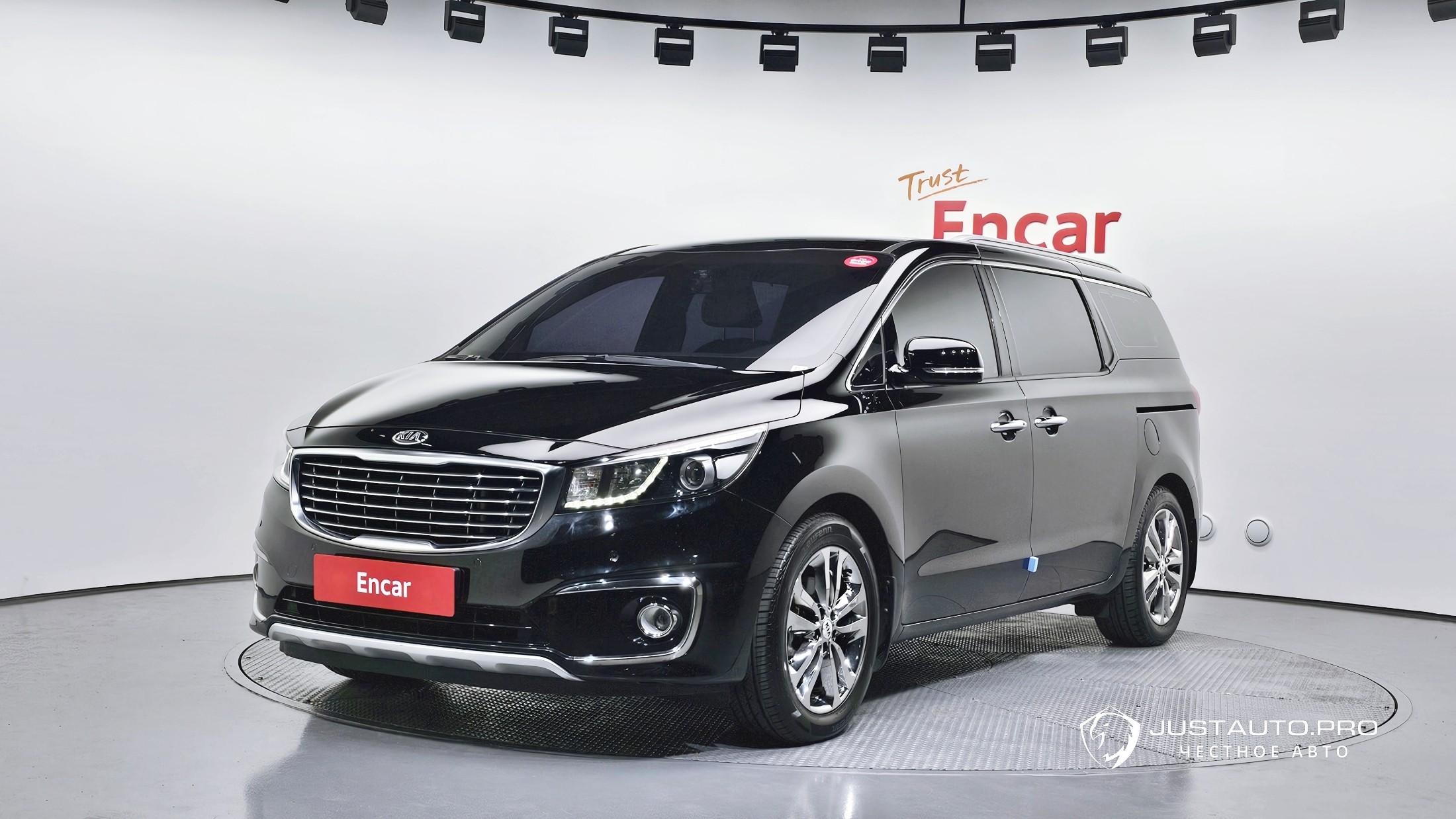 Автомобиль Kia Canival