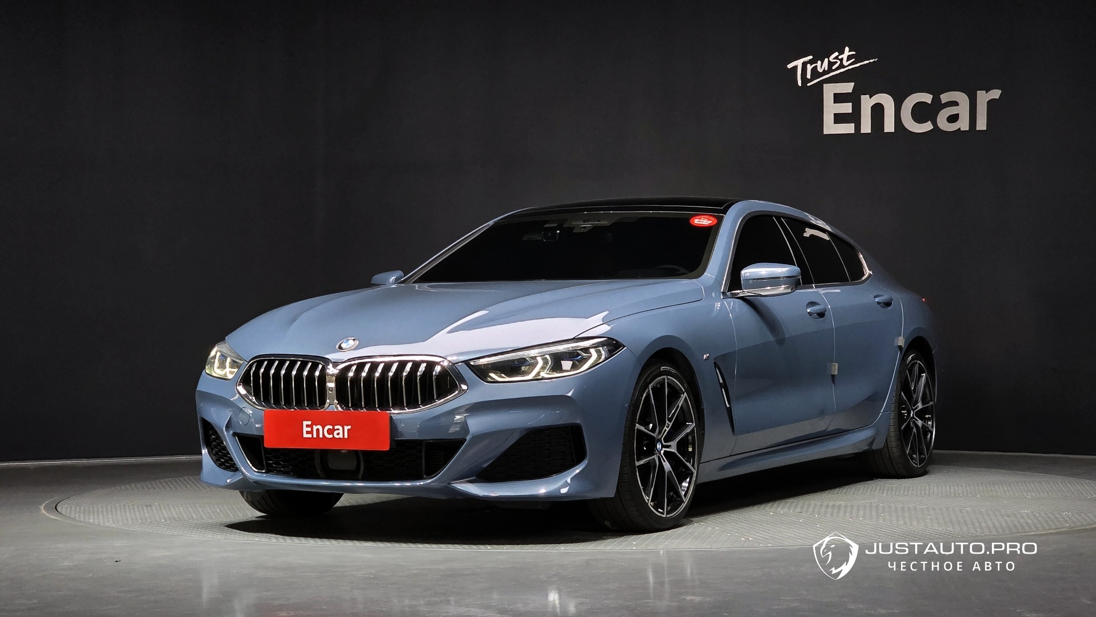 Автомобиль BMW 8-Series