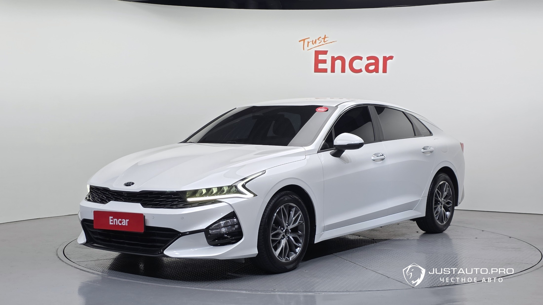 Автомобиль Kia K5