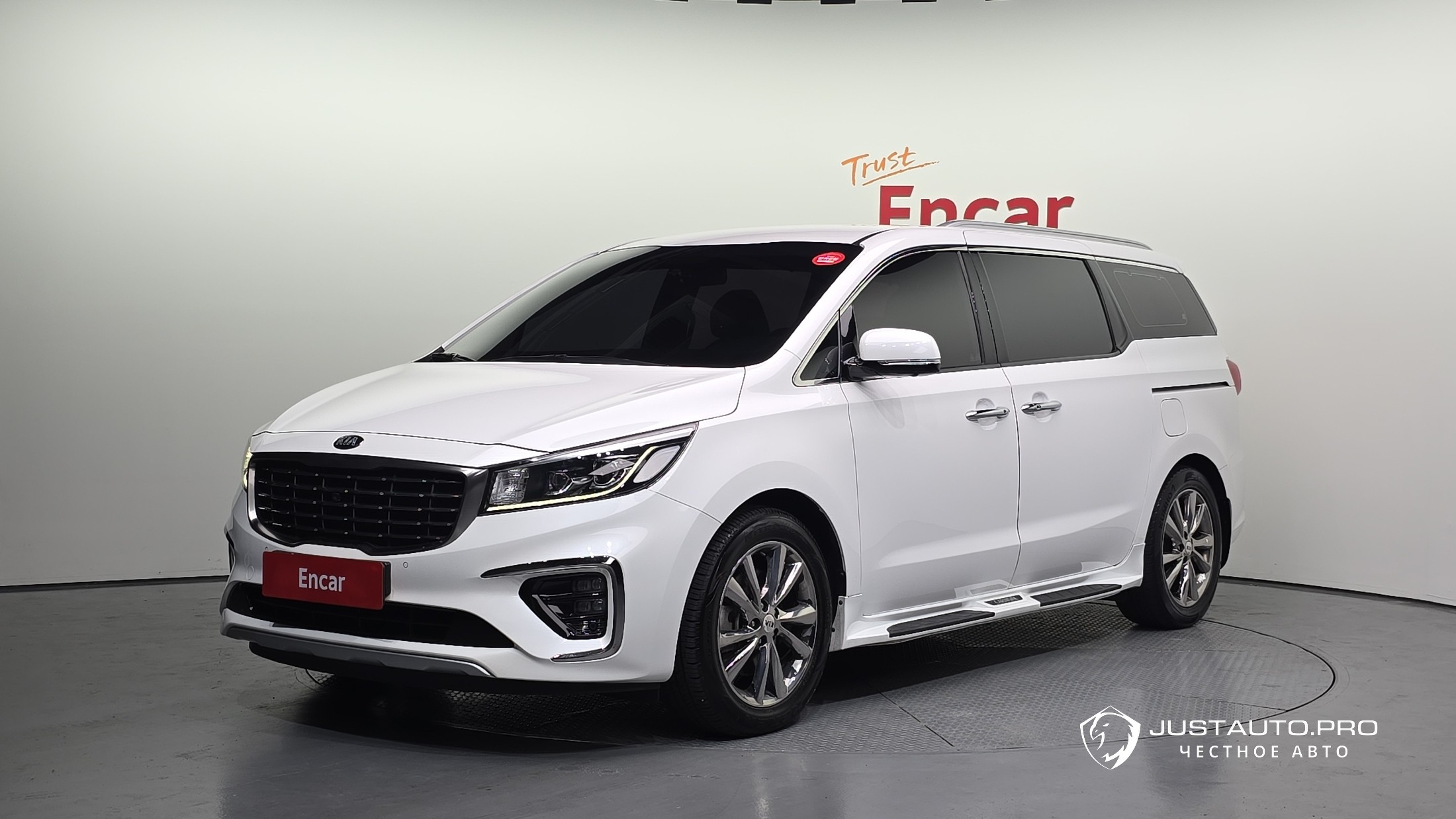 Автомобиль Kia Canival