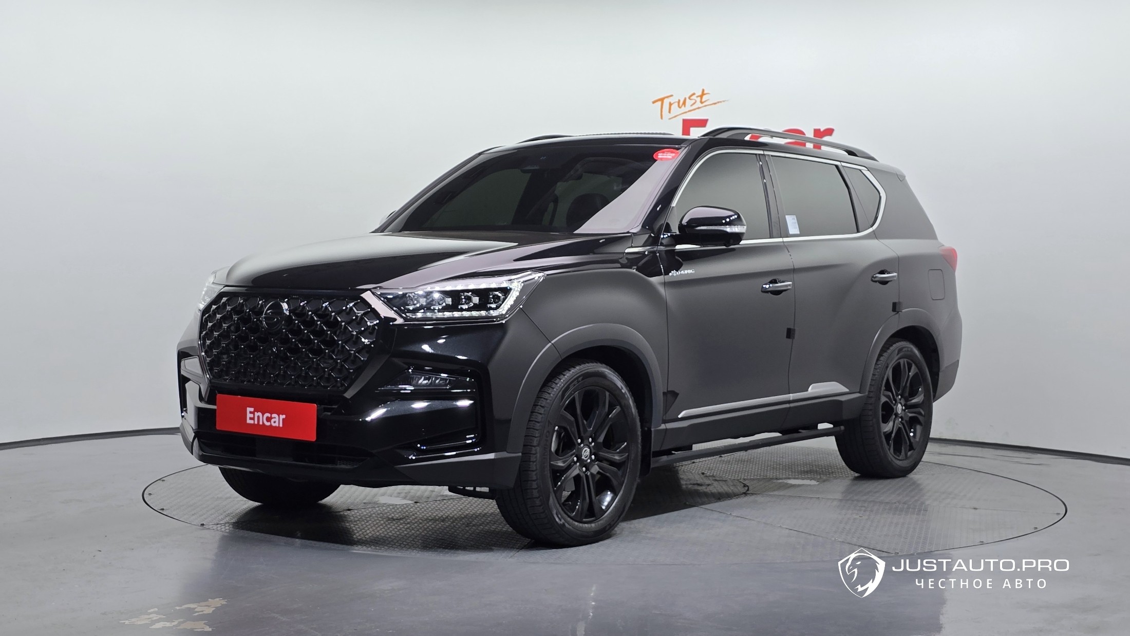 Автомобиль KG_Mobility_Ssangyong Rexton