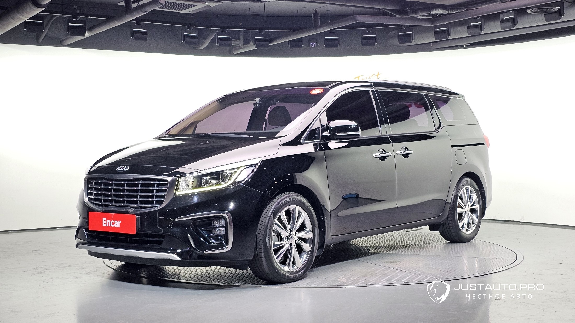 Автомобиль Kia Canival