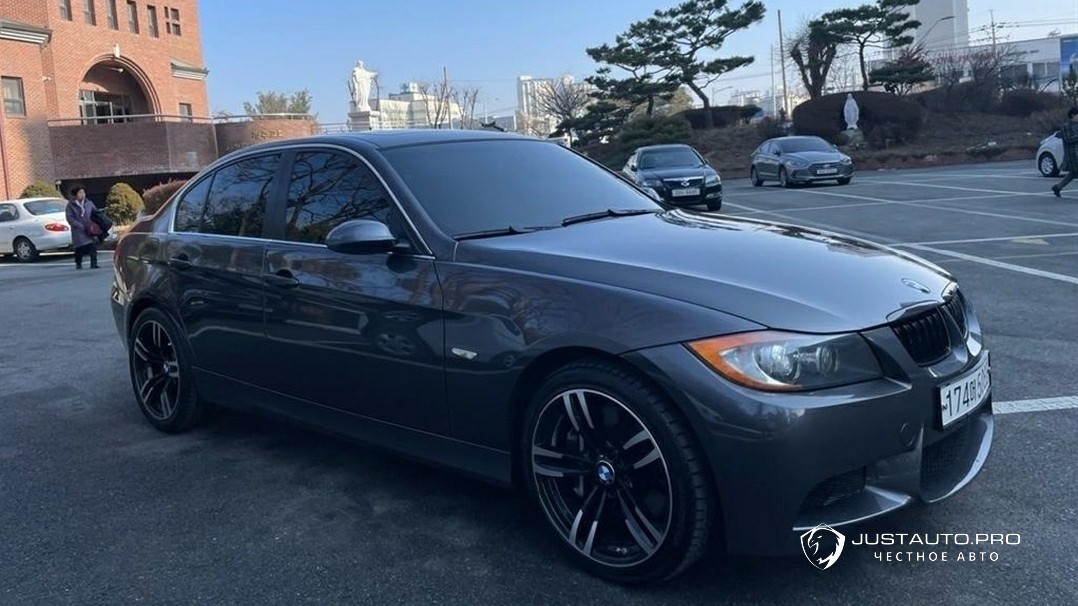 Автомобиль BMW 3-Series