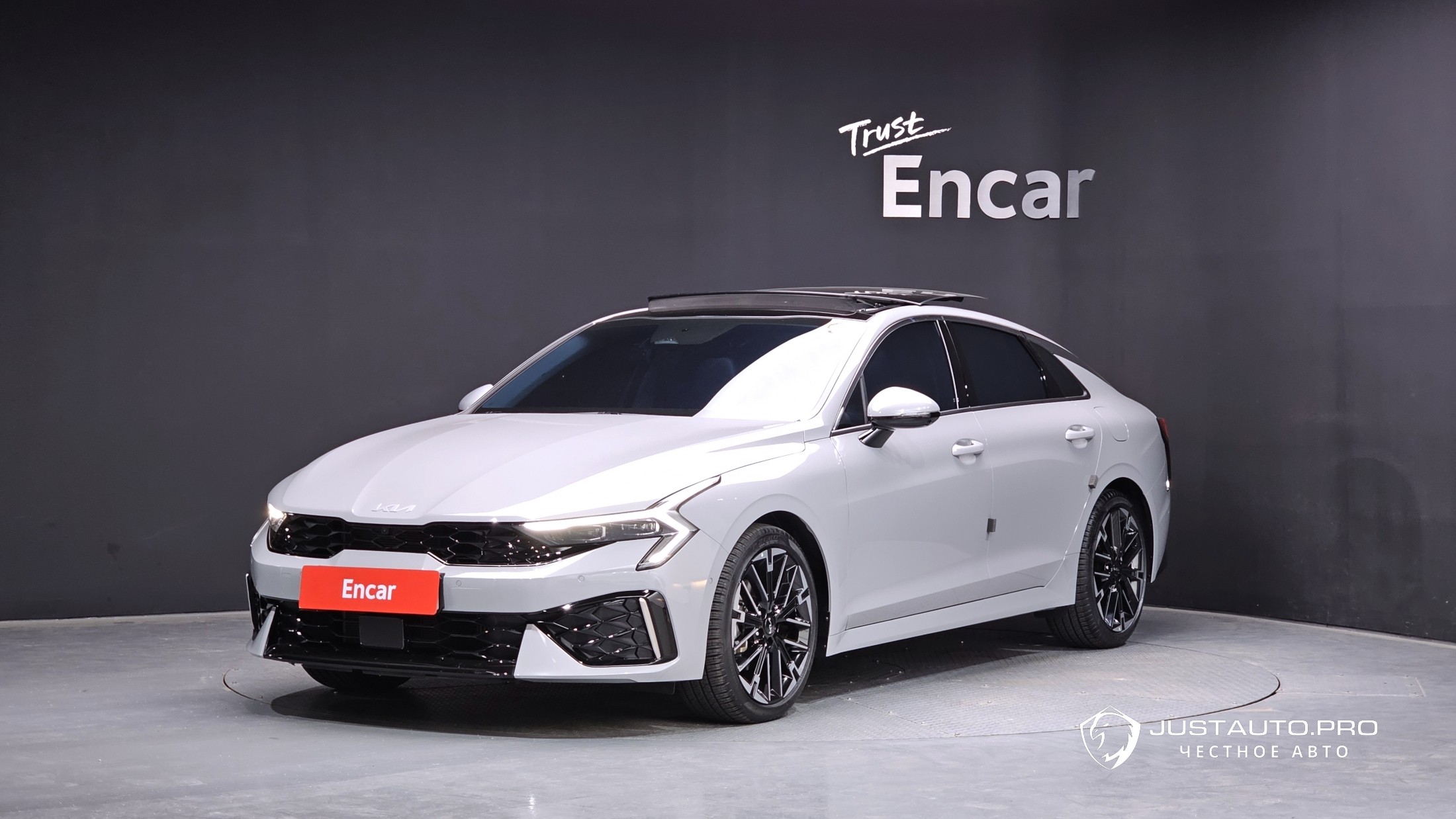 Автомобиль Kia K5