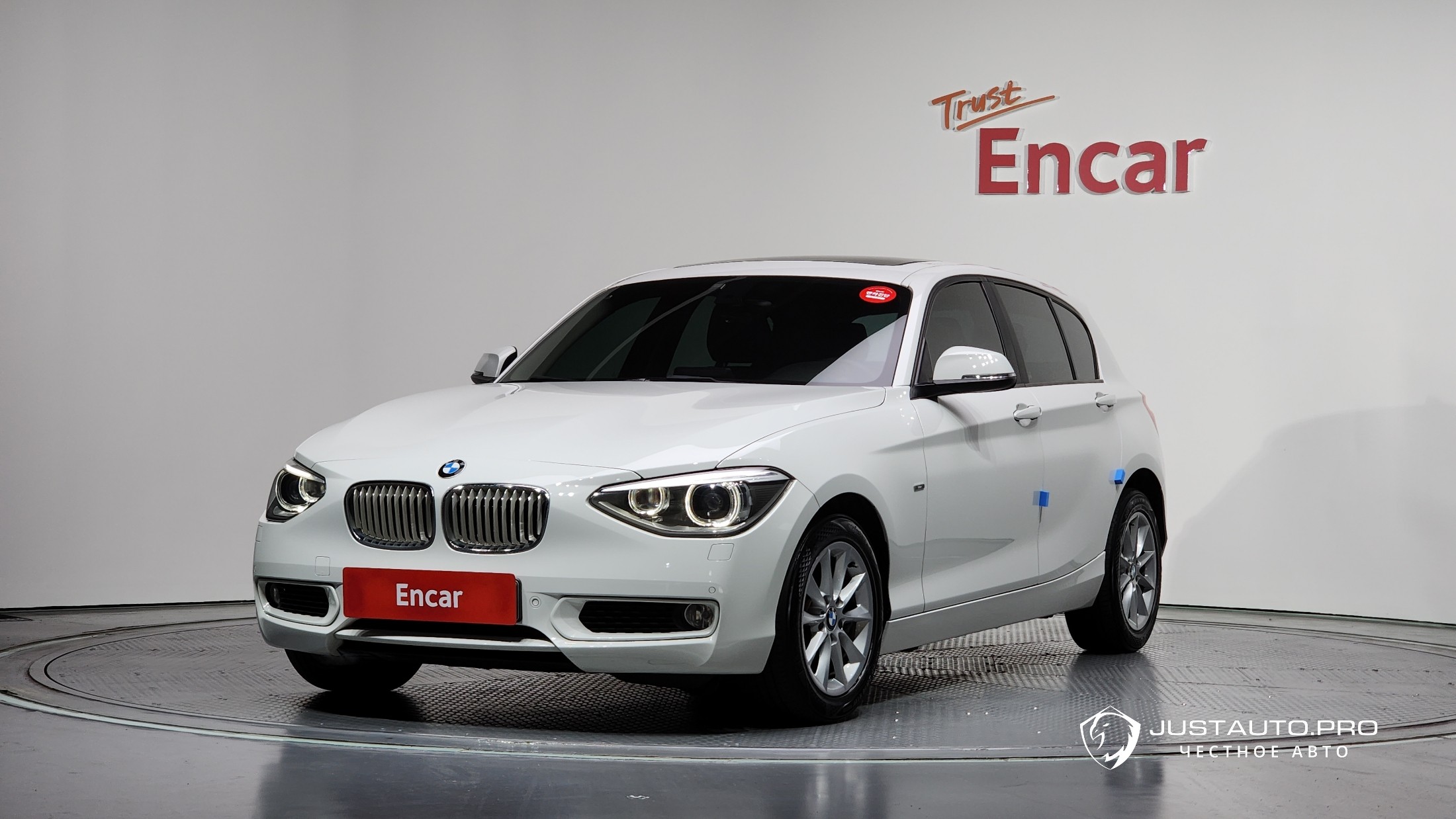 Автомобиль BMW 1-Series