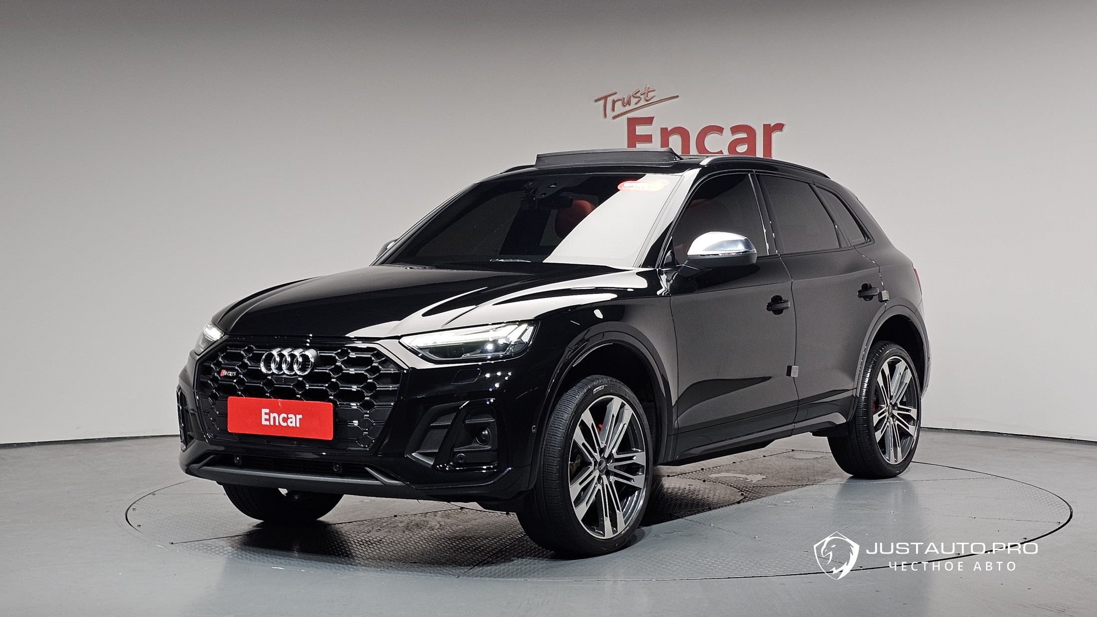 Автомобиль Audi SQ5