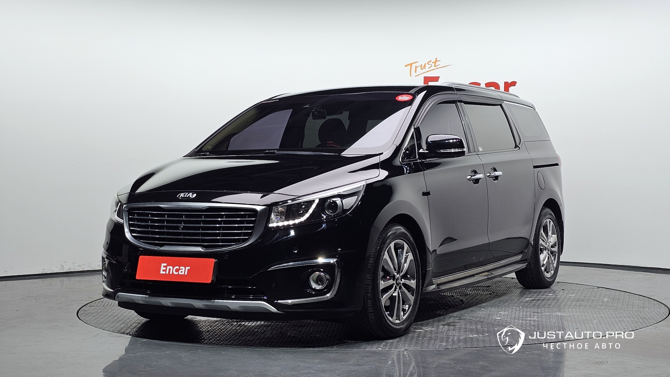 Автомобиль Kia Canival
