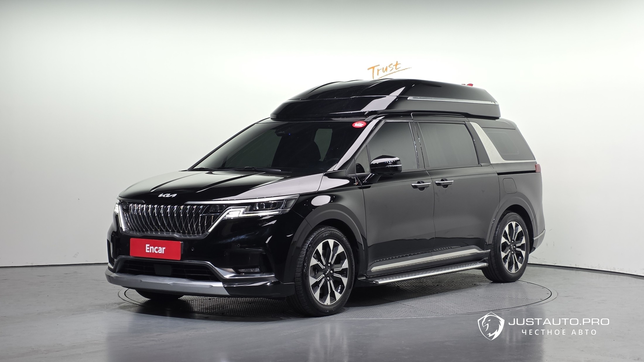 Автомобиль Kia Canival