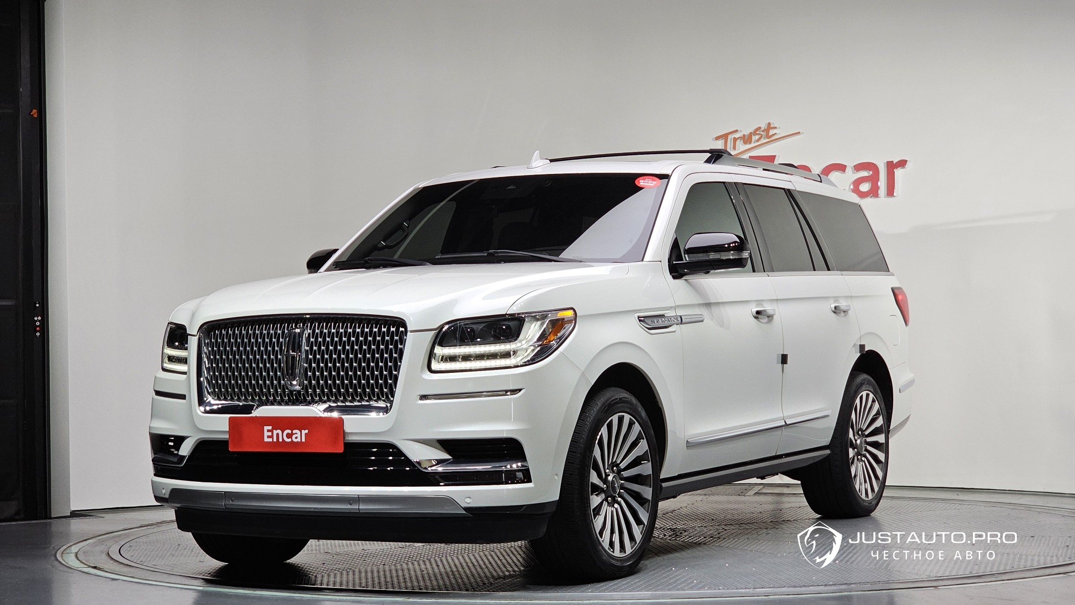 Автомобиль Lincoln Navigator