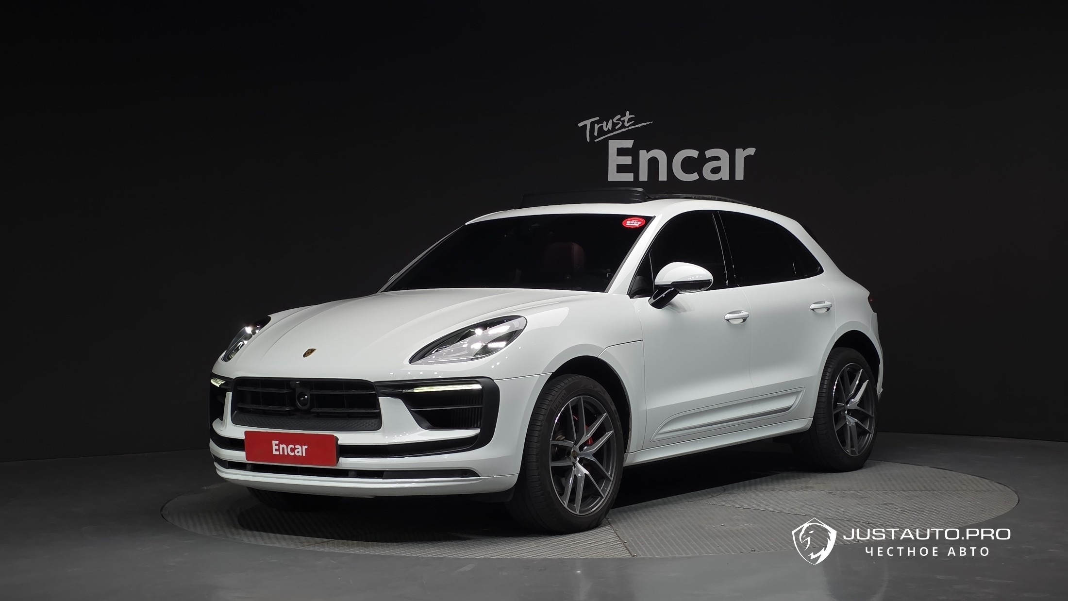 Автомобиль Porsche Macan