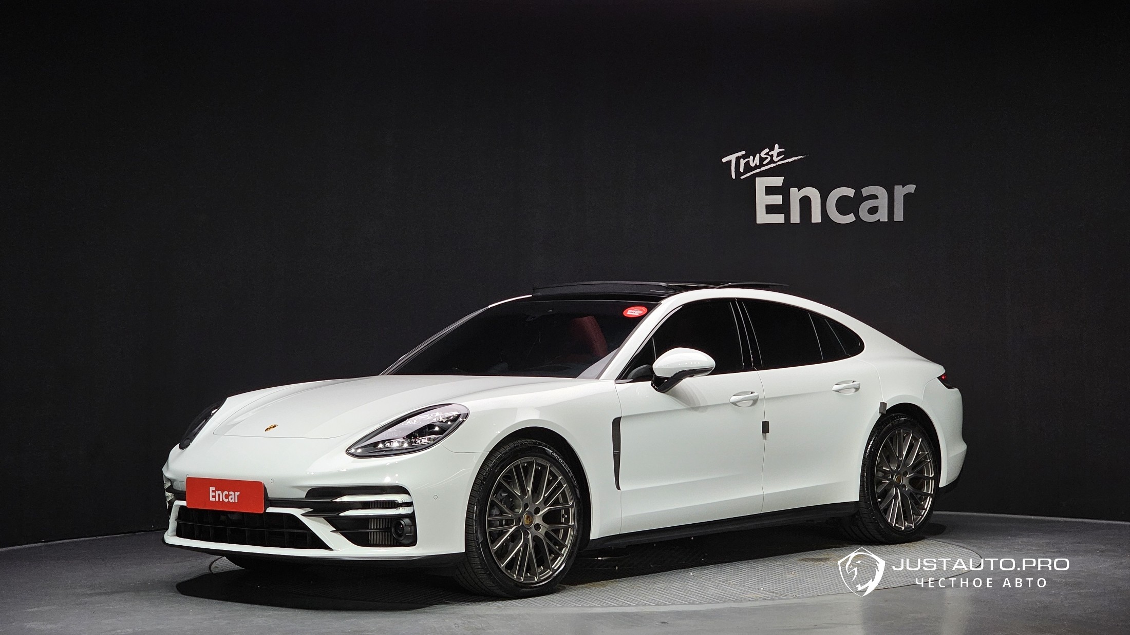 Автомобиль Porsche Panamera