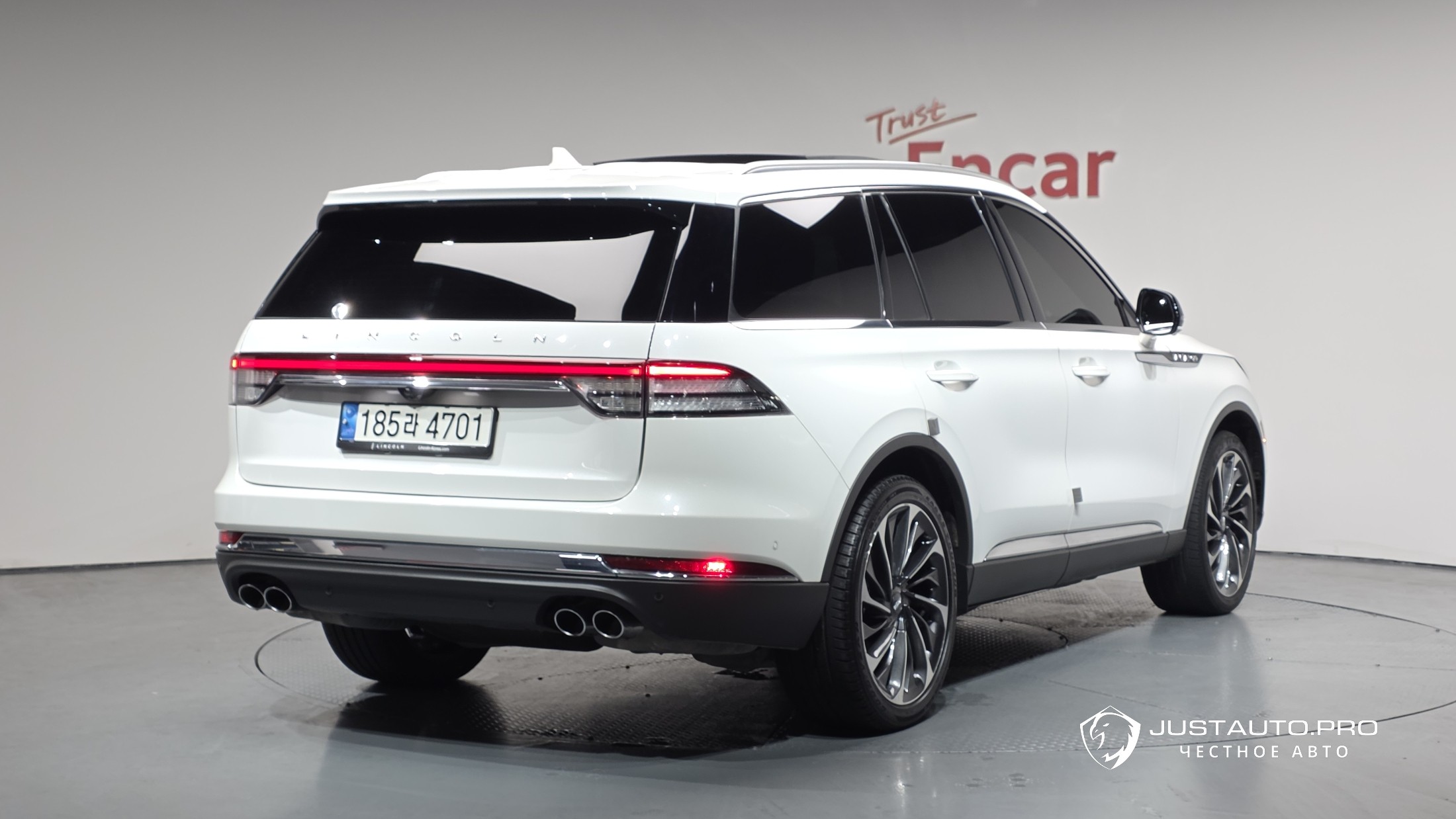 Автомобиль Lincoln Aviator