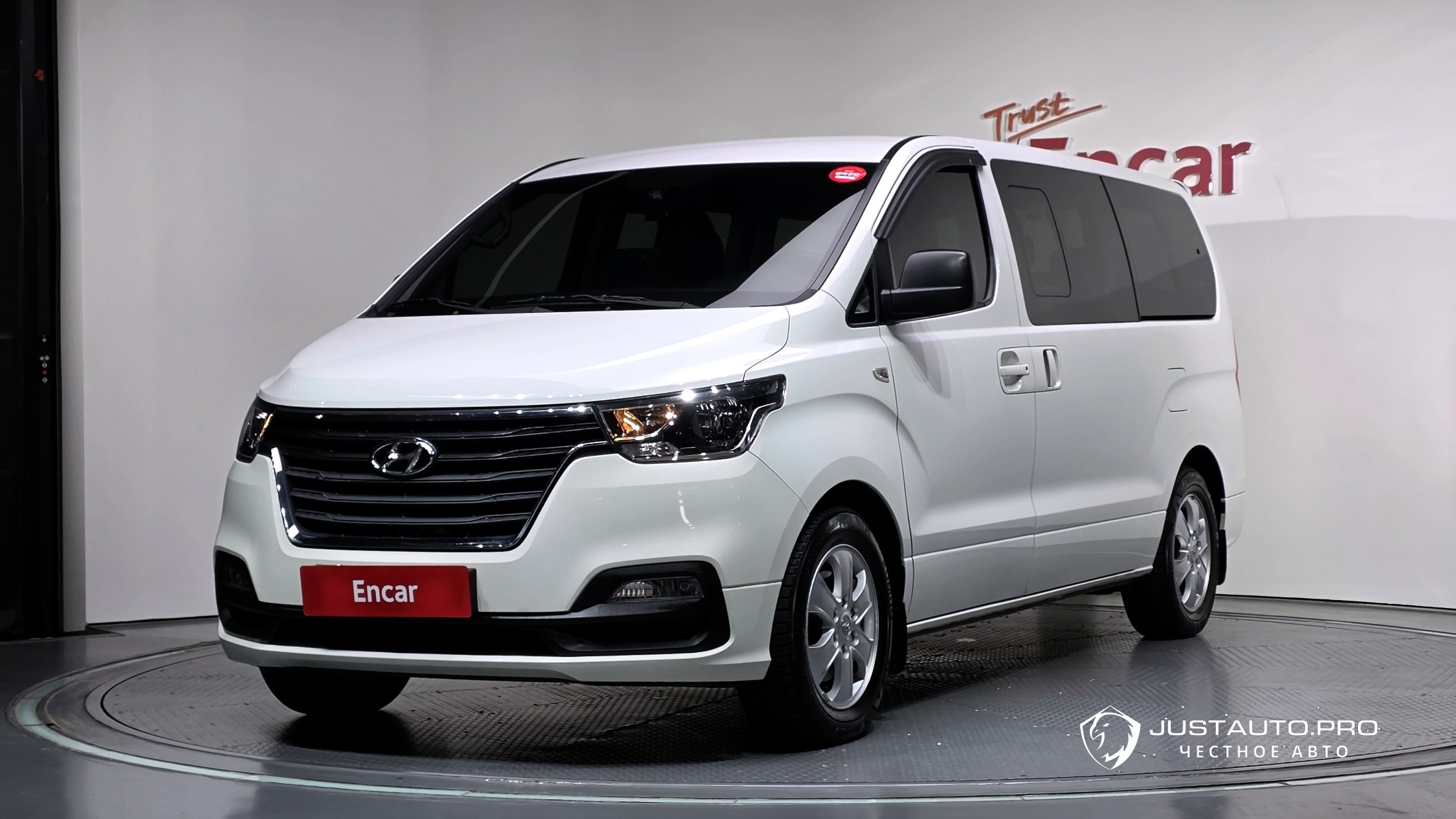 Автомобиль Hyundai Starex