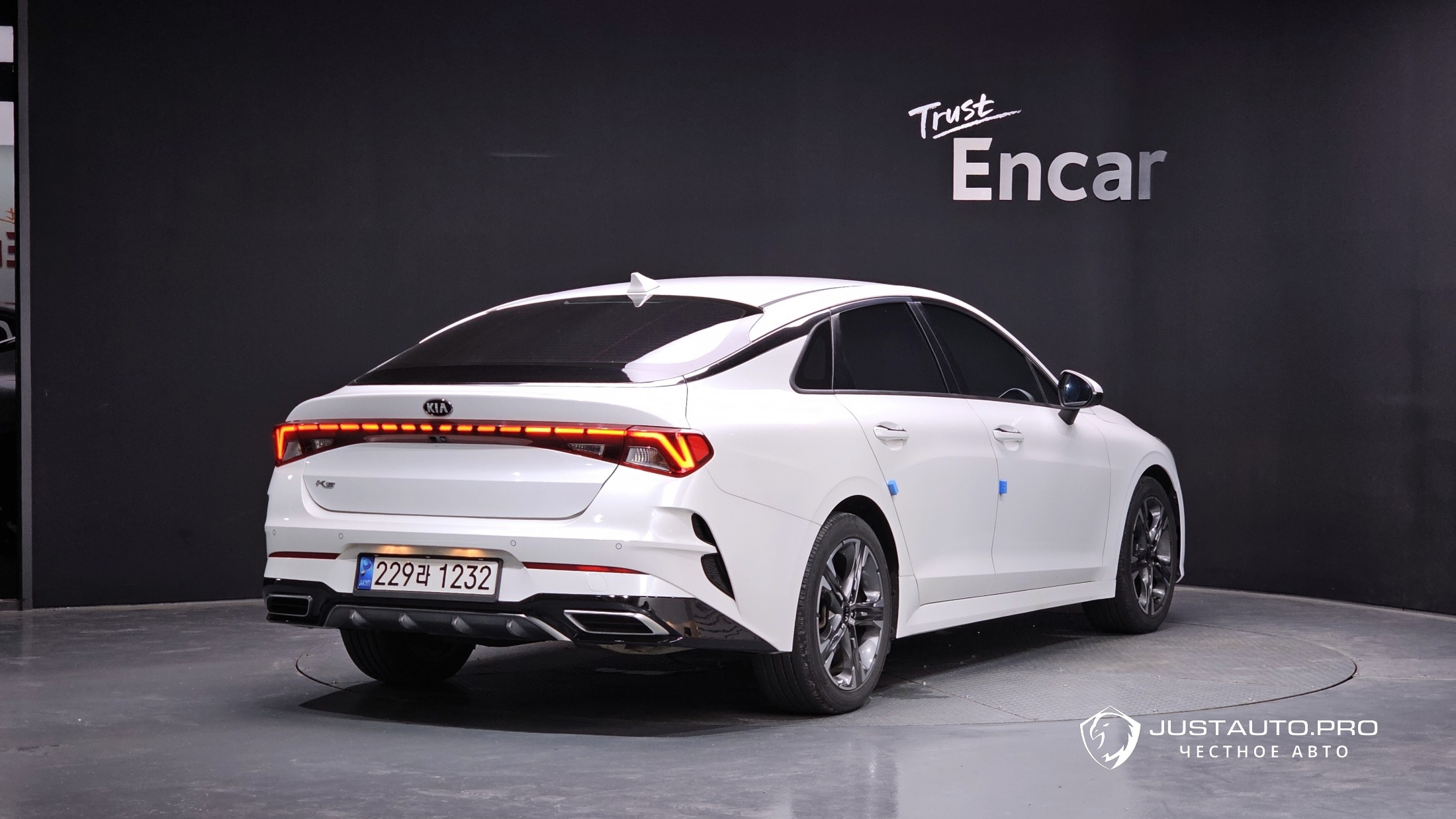 Автомобиль Kia K5