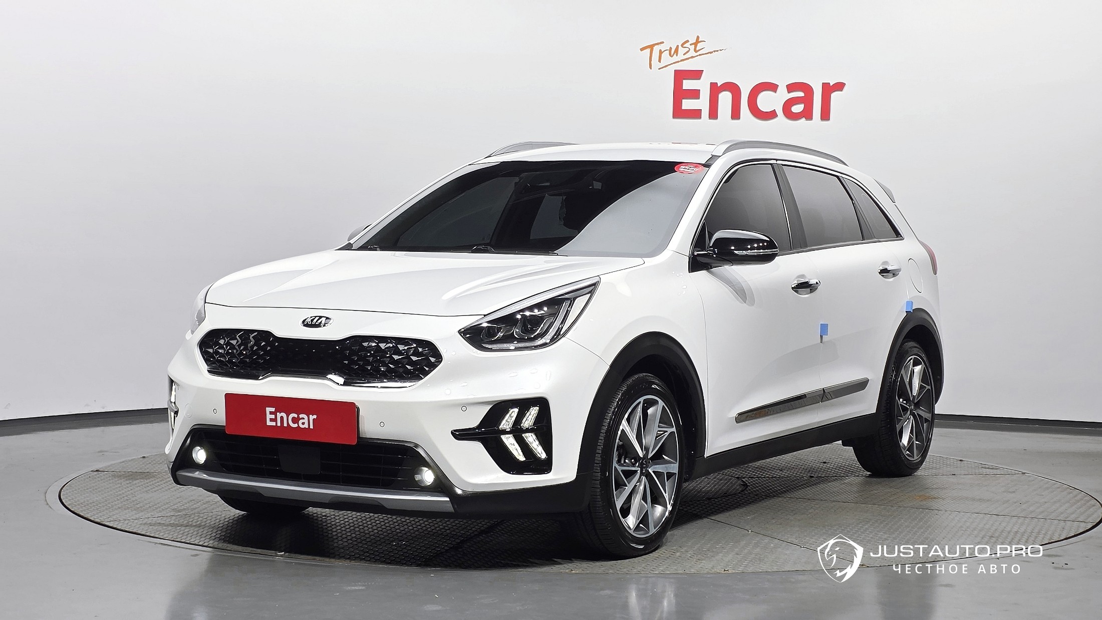 Автомобиль Kia Niro