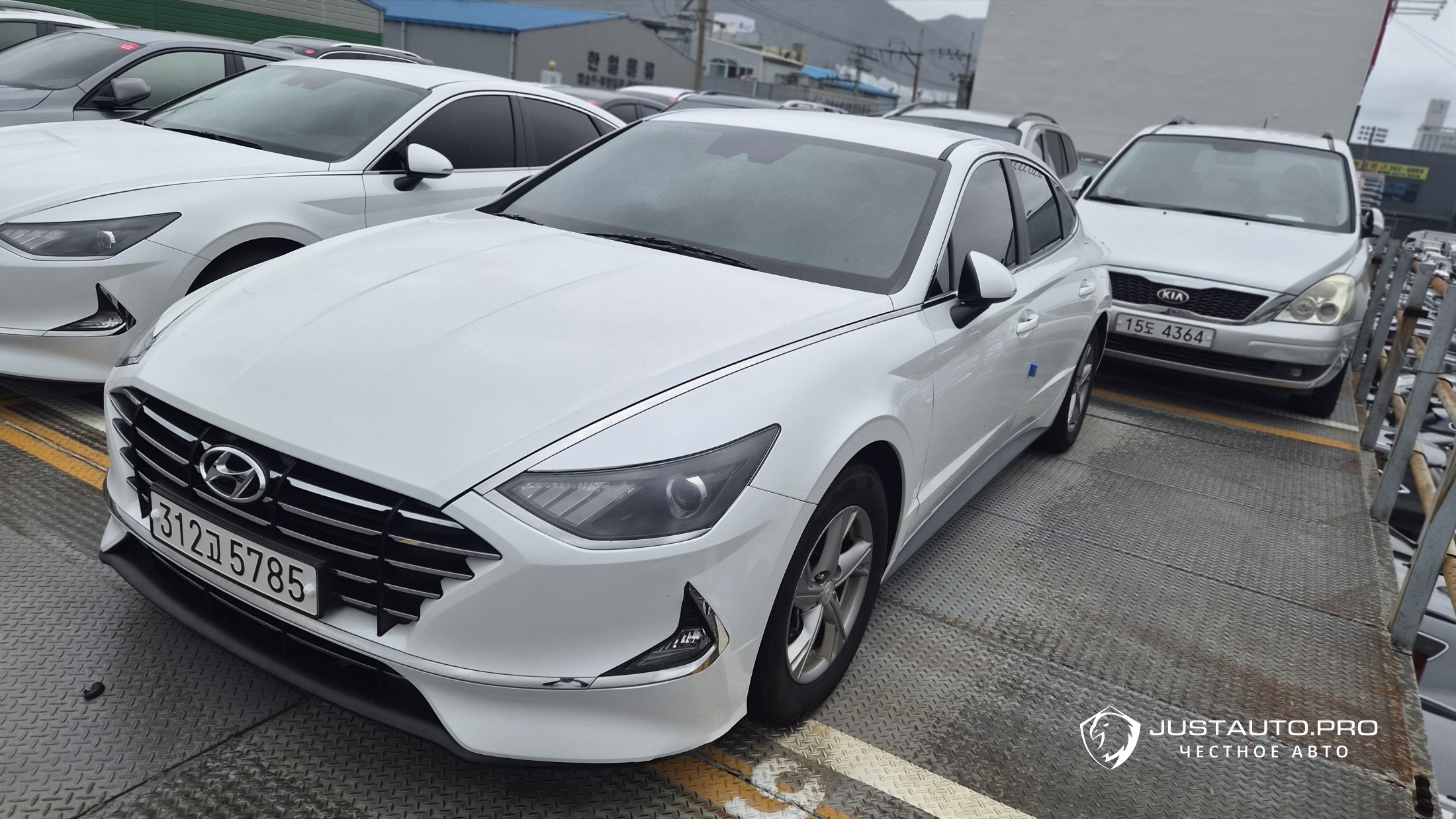 Автомобиль Hyundai Sonata