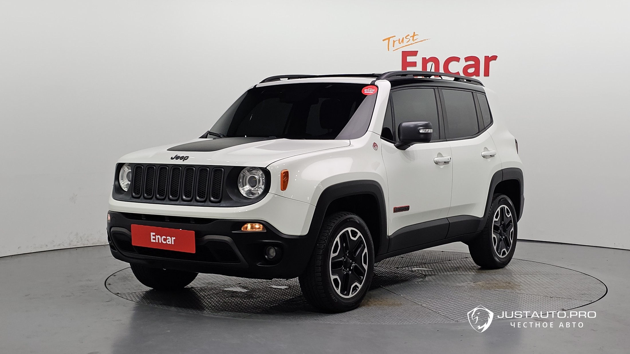 Автомобиль Jeep Renegade