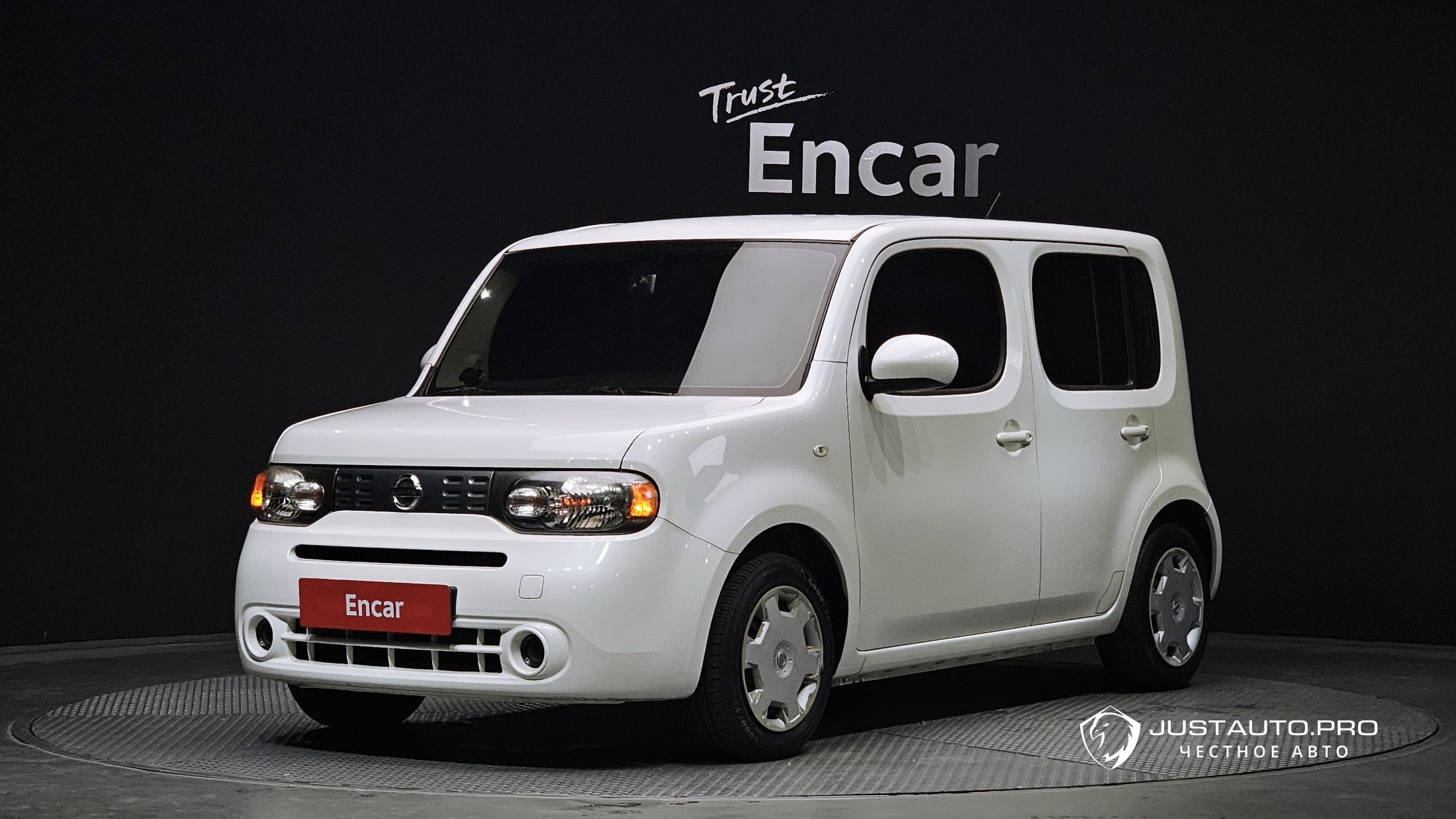 Автомобиль Nissan Cube