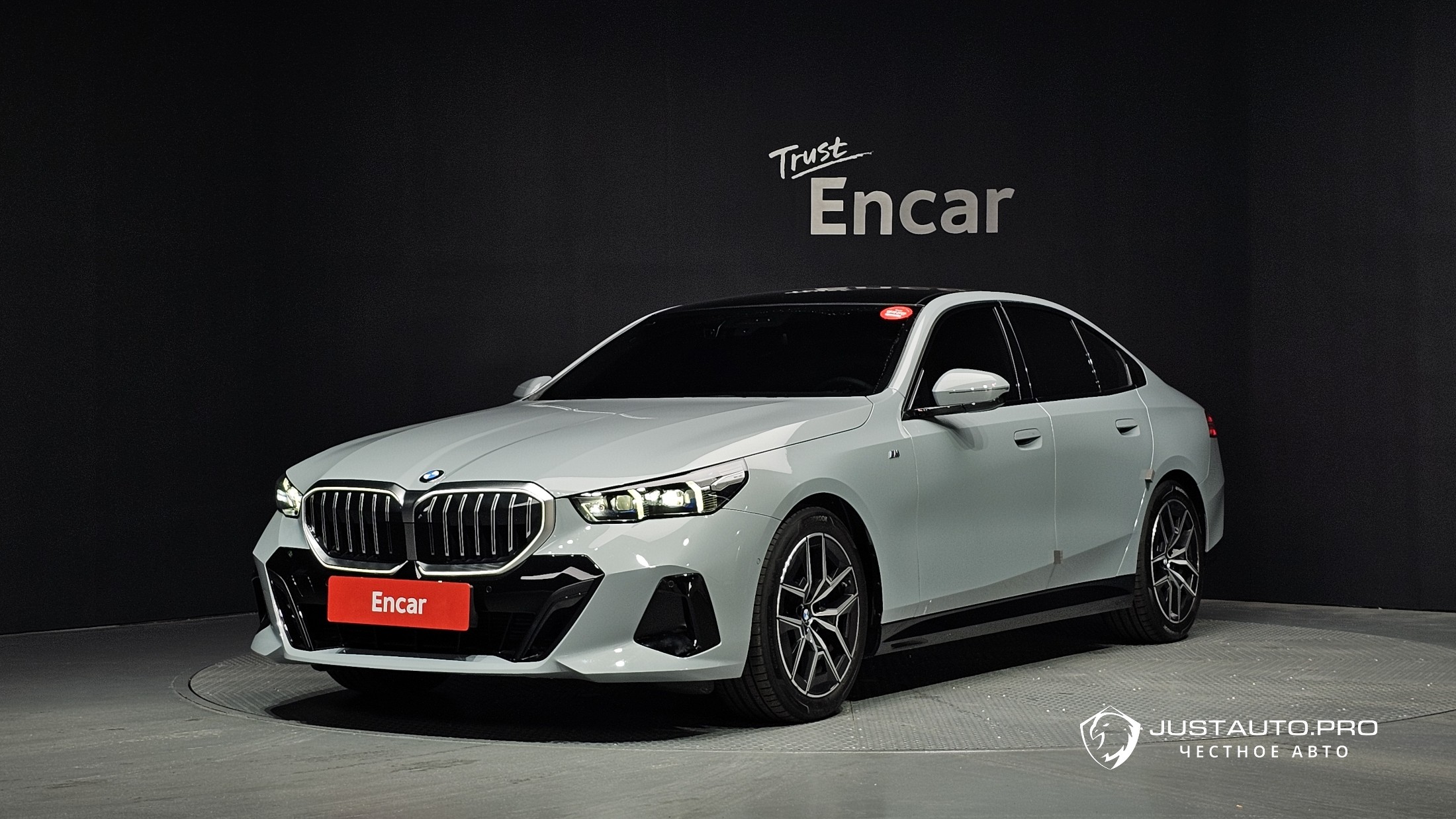 Автомобиль BMW 5-Series