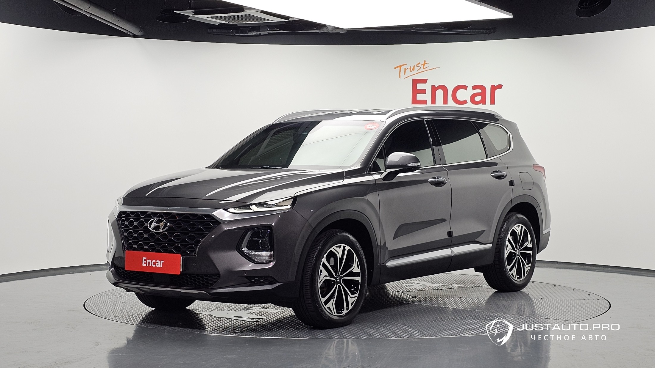 Автомобиль Hyundai Santafe