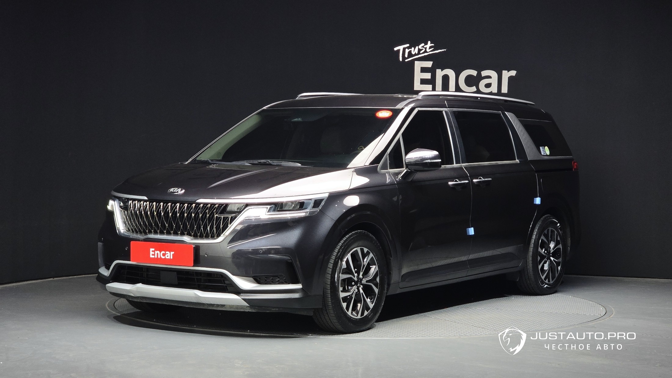 Автомобиль Kia Canival
